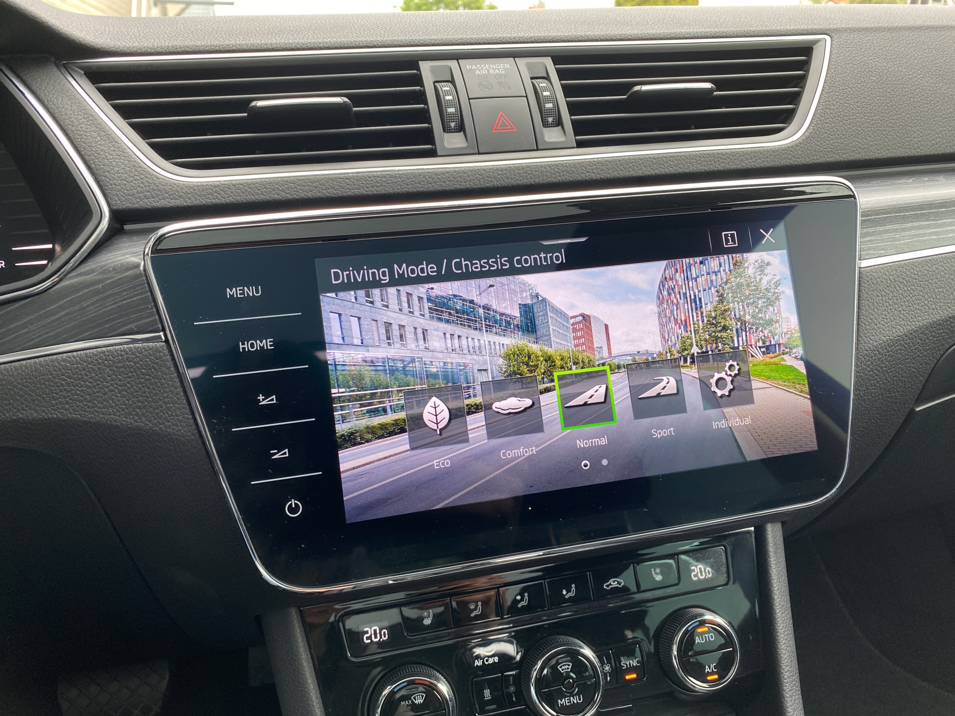 ŠKODA Superb Combi 1.4 TSI iV 218 pk Business Edition Plus AUT. | 1e eigenaar | navigatie | panoramadak | trekhaak | leder interieur
