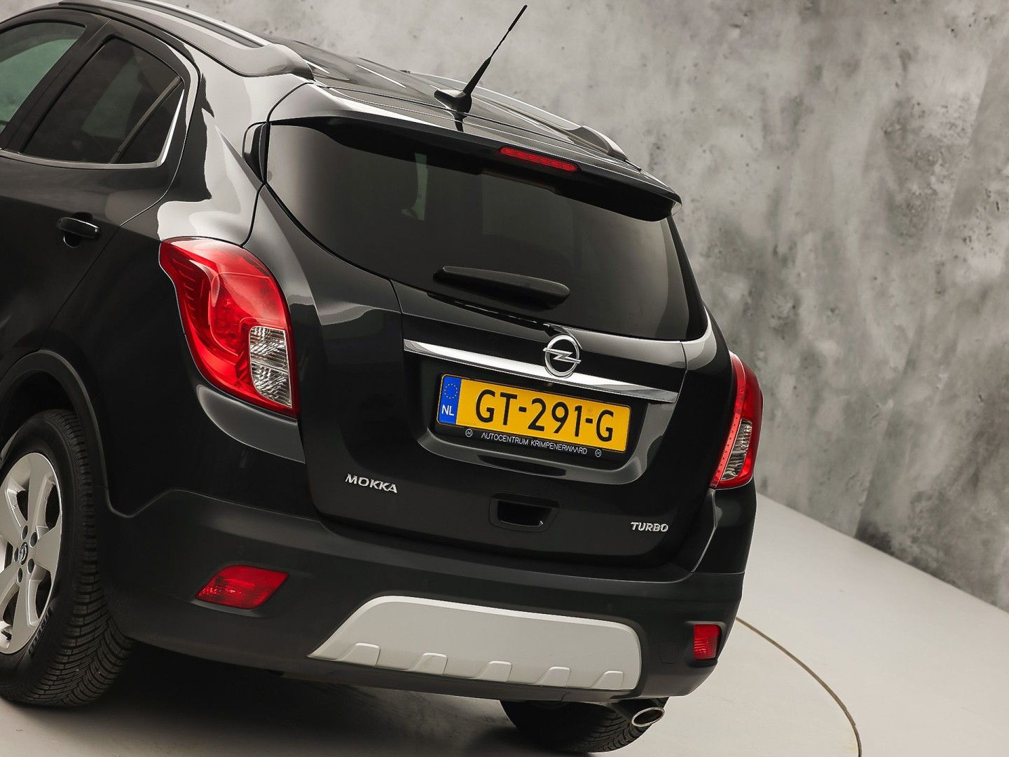 Opel Mokka 1.4 T Cosmo Sport 140Pk (SCHUIFDAK, NAVIGATIE, CLIMATE, STUUR/STOELVERWARMING, SPORTSTOELEN, GETINT GLAS, CAMERA, NIEUWSTAAT)