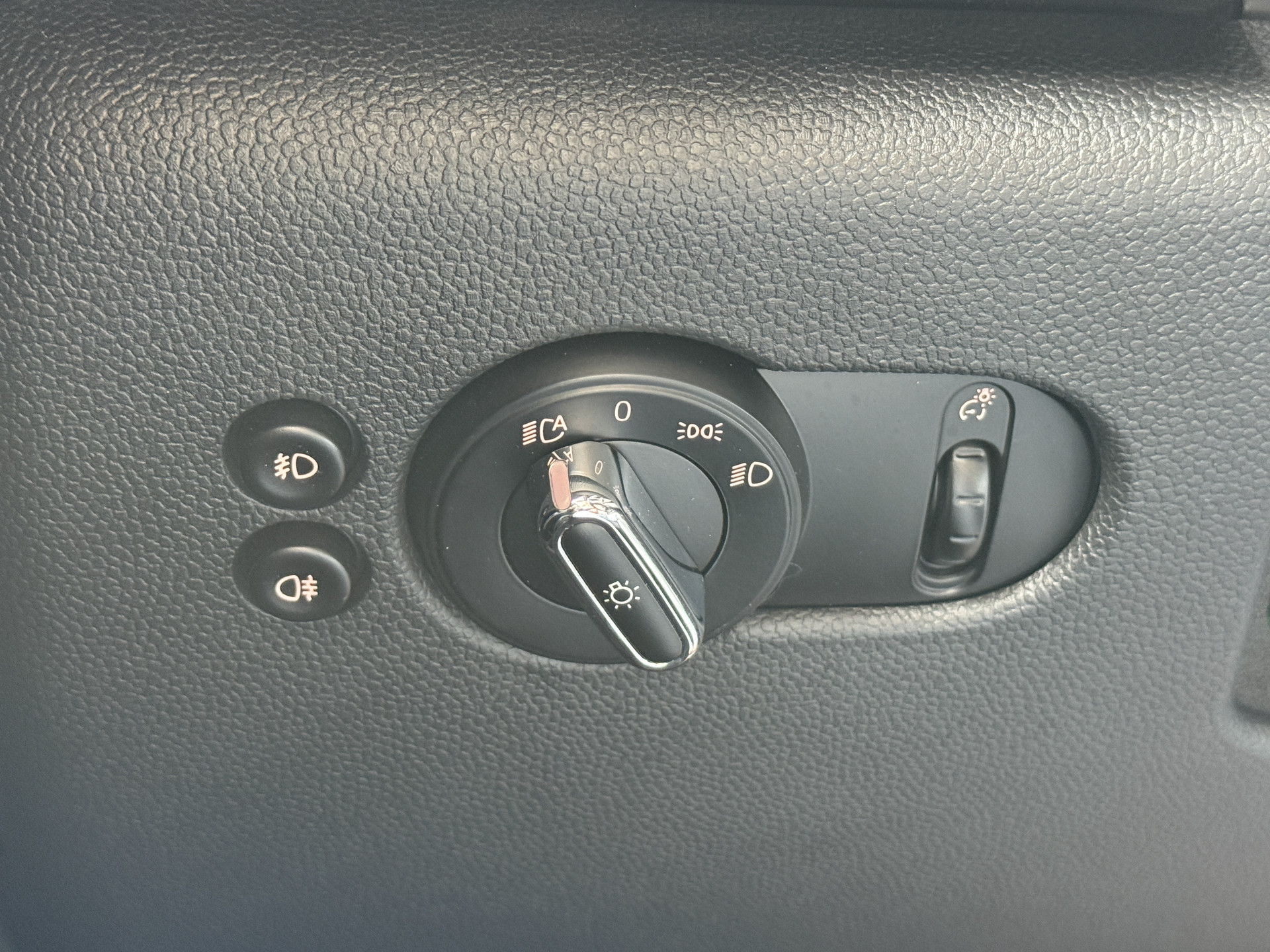 MINI 5-Deurs 1.5 Cooper Chili Serious Business | Stoelverwarming | Sportstoelen | Clima | Cruise