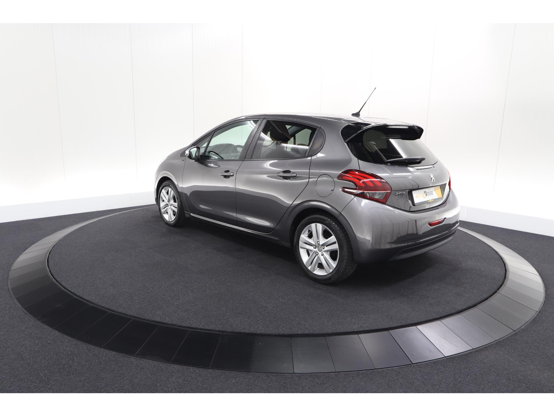 Peugeot 208 PureTech 82 Signature | Parkeersensoren | Apple Carplay | Navigatie