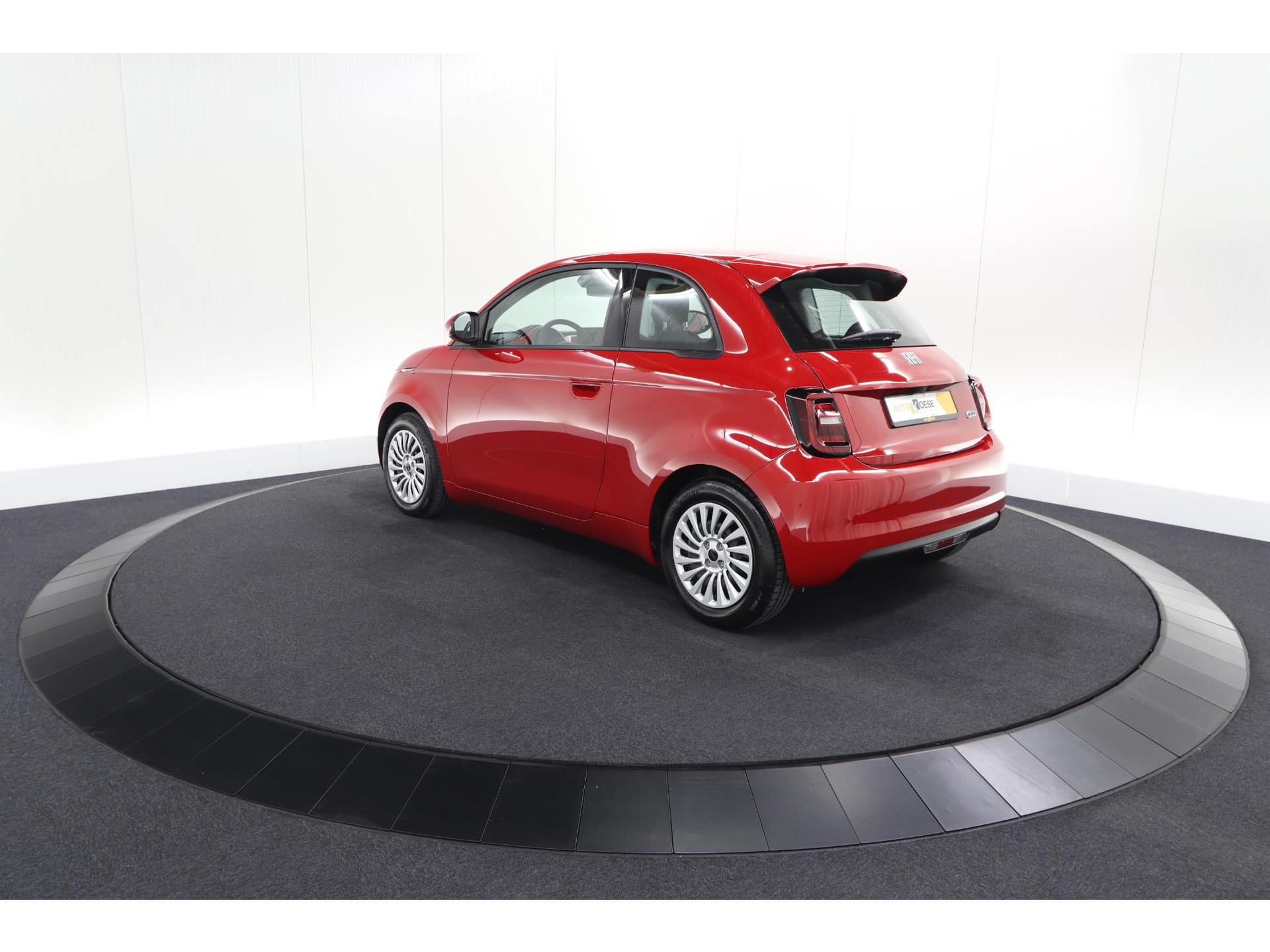 Fiat 500 Urban 42 kWh | SOH 97,9% | 3 Fase | Camera | Apple Carplay | Keyless start