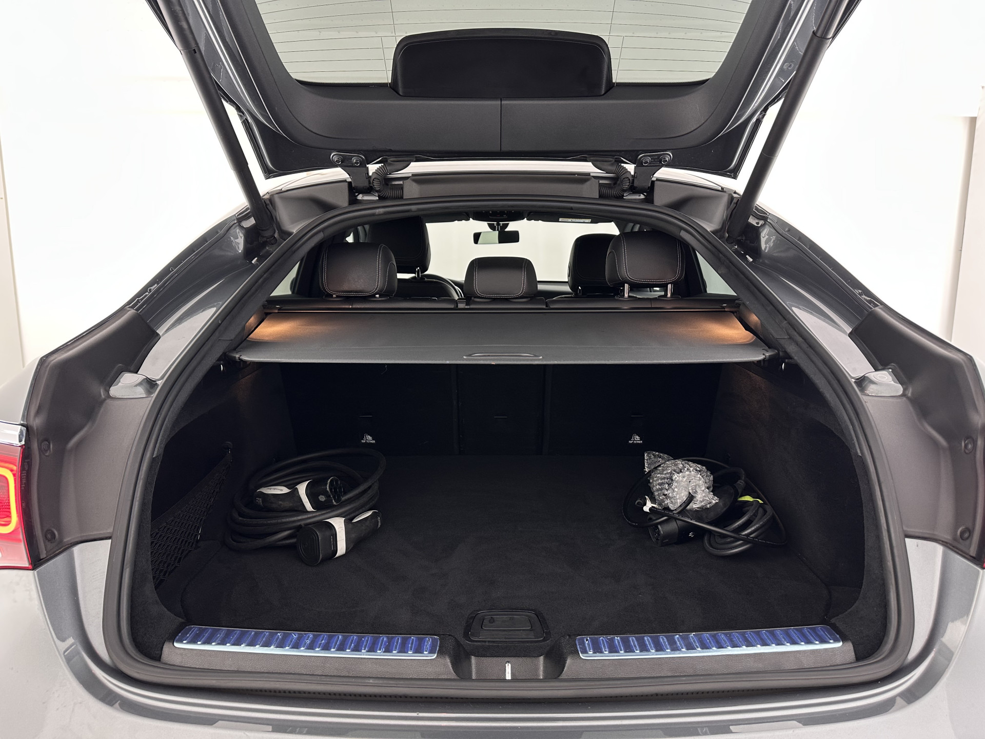 Mercedes-Benz GLC-klasse Coupé 300de 4MATIC Business Solution AMG (Plug-in) (INCL.BTW) *LEATHER-FABRIC | FULL-LED | CAMERA | HEATED-SPORTSEATS | NAVI-FULLMAP | PRIVACYGLASS | SHIFTPADDLES | DAB+ | ECC | PDC | CRUISE | 19''ALU*