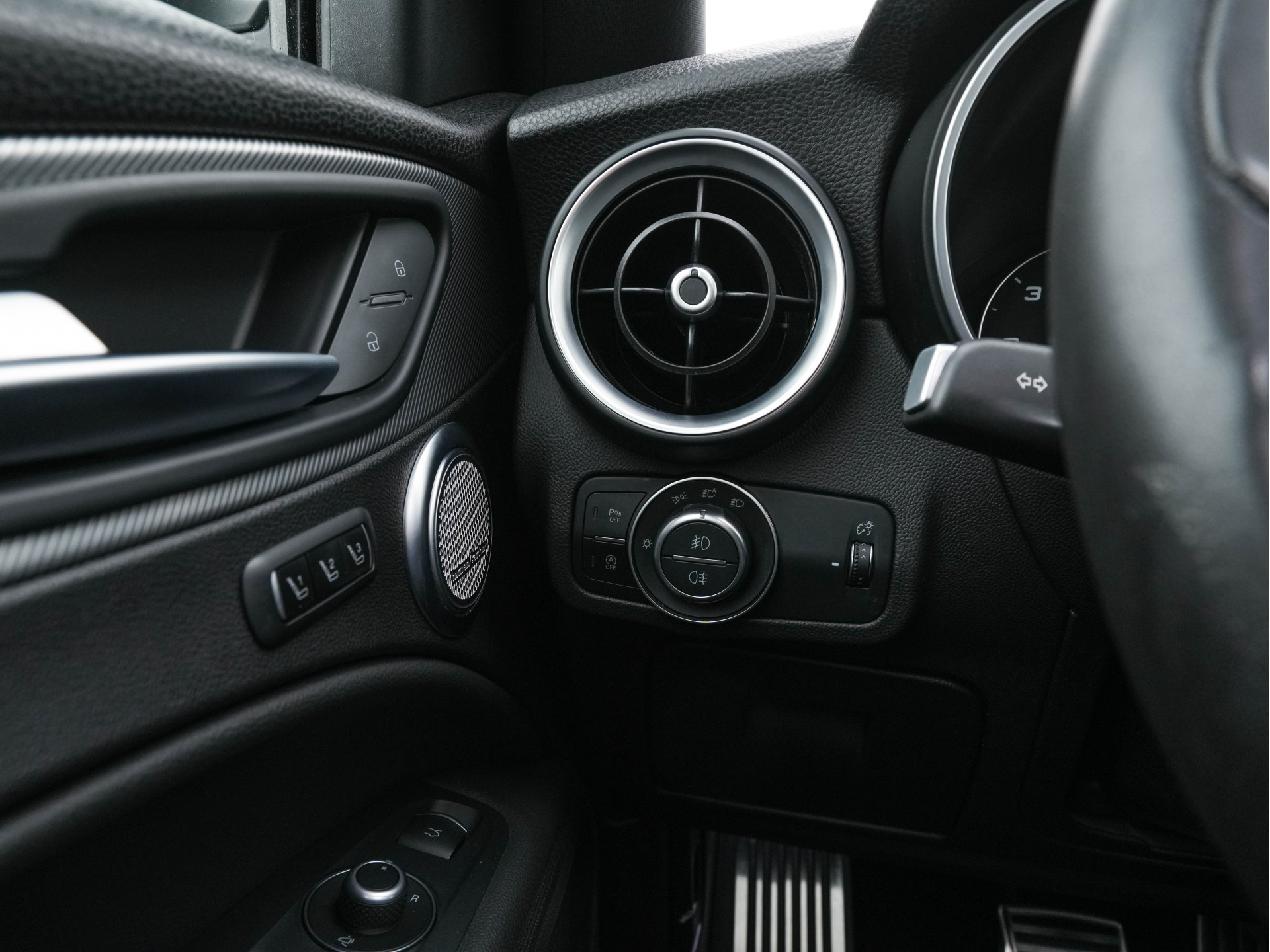 Alfa Romeo Stelvio 2.2d AWD Q4 Super Aut. *PANO | LEATHER | BI-XENON | MEMORY-PACK | HARMAN/KARDON | BLINDSPOT | CAMERA | DAB+ | NAVI-FULLMAP | HEATED-SPORTSEATS | ECC | ADAPTIVE-CRUISE | PDC | PRIVACYGLASS | TOWBAR | 19"ALU*