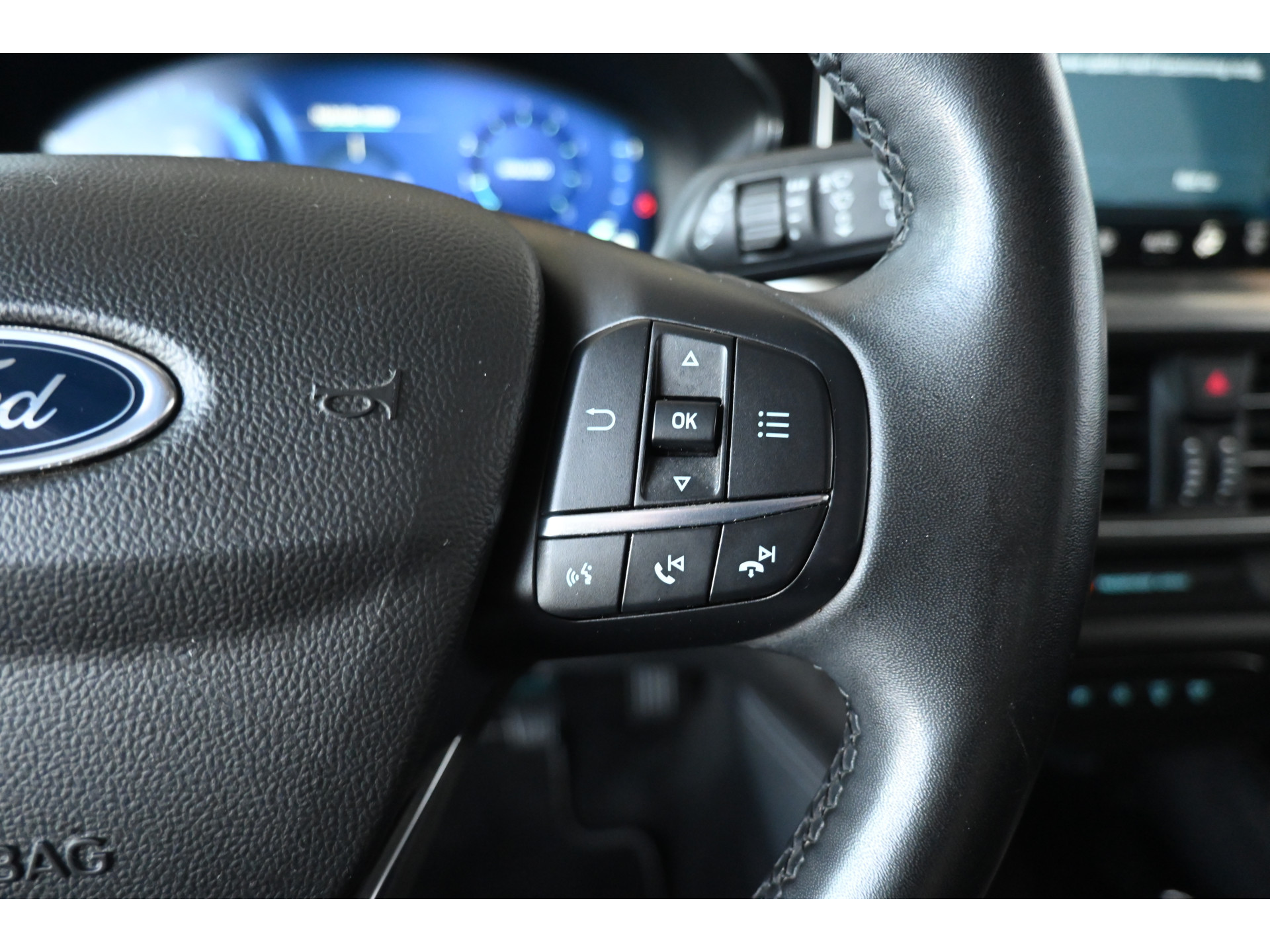Ford Focus Wagon 1.0 EcoBoost Hybrid Titanium X Nap! Cruise Clima Full LED Trekhaak CarPlay Navigatie Inruil Mogelijk!