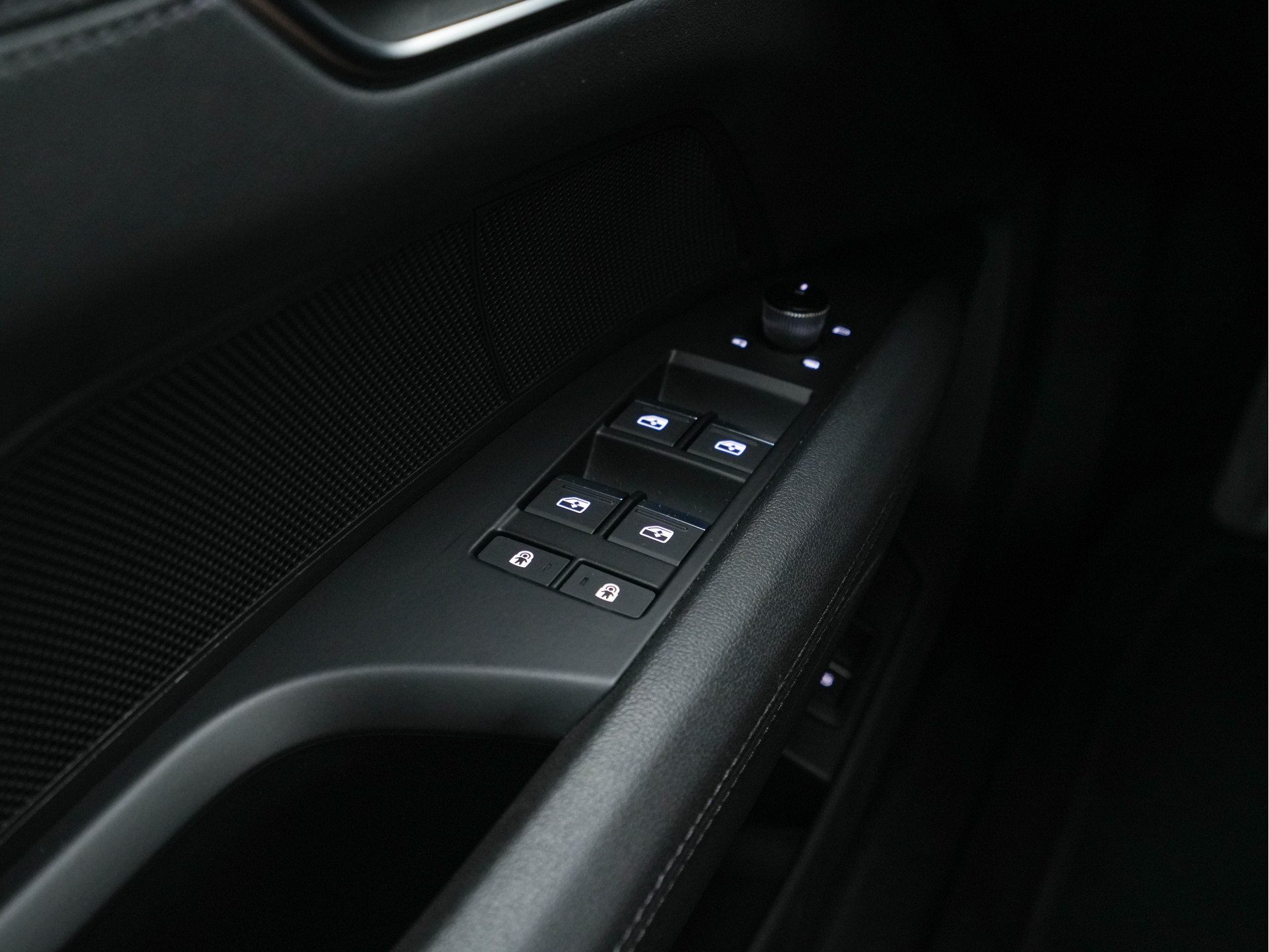 Audi e-tron GT 93 kWh Quattro [ 3-Fase ] {SOH-93%} (INCL-BTW) *PANO | FULL-LED | LEATHER | AUDI-SOUNDSYSTEM | DIGI-COCKPIT | NAVI-FULLMAP | HEATED-SPORTSEATS | TOP-VIEW | DAB | KEYLESS | LANE-ASSIST | SHIFT-PADDLES | PRIVACY-GLASS | 20