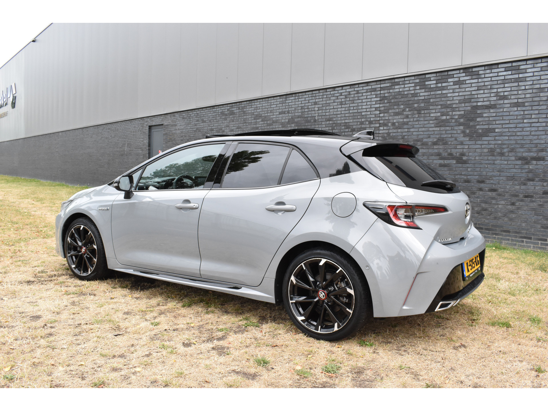 Toyota Corolla 2.0 Hybrid GR-Sport Plus Pano Bi-tone Automaat