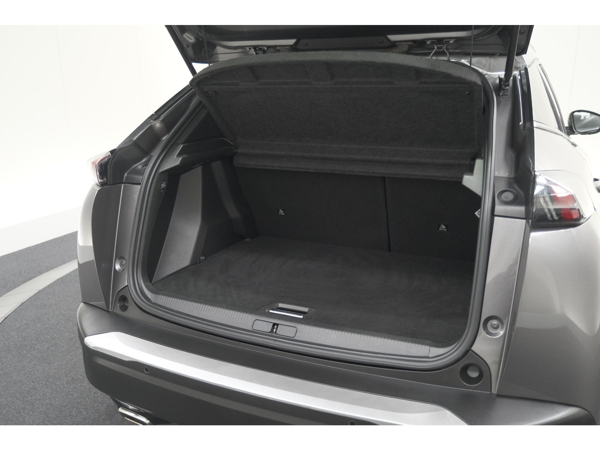 Peugeot 2008 PureTech 130 Allure | Camera | Stoelverwarming | Apple Carplay | Parkeersensoren voor + Achter