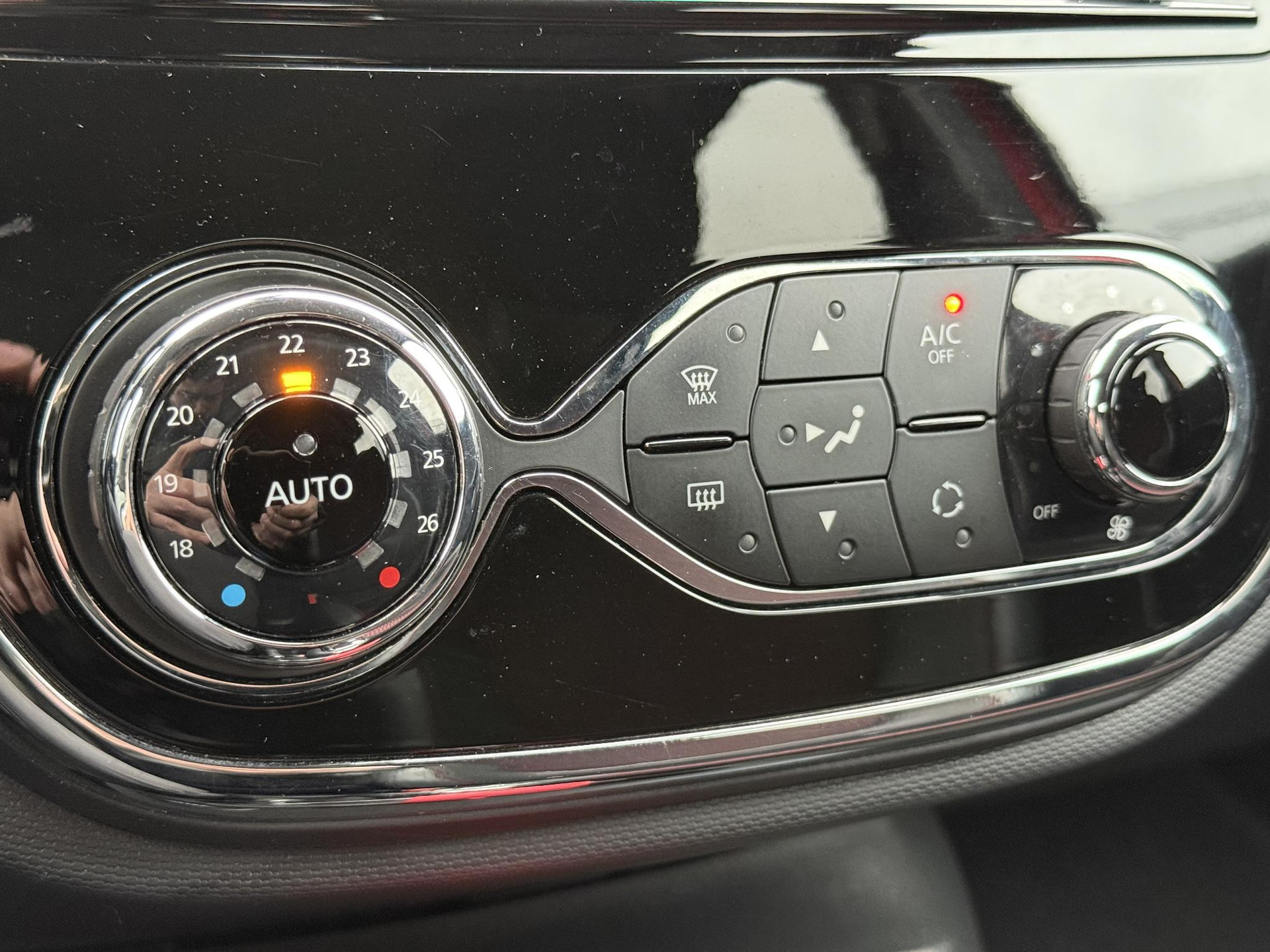 Renault Captur 1.2 TCe Xmod 1e Eigenaar,Trekhaak,Camera,Navi,Stoelverw,Keyless,Halfleder,Lm velgen,120pk,Automaat,Pdc,Apk tot 03-2027