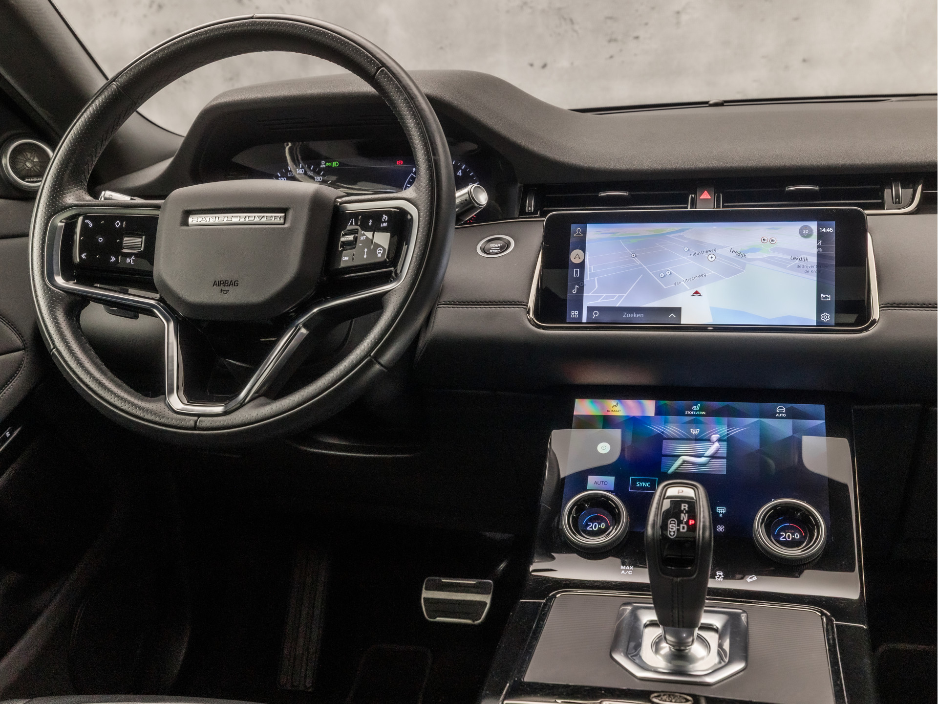 Land Rover Range Rover Evoque 1.5 P300e AWD R-Dynamic SE 309Pk Automaat (PANORAMADAK, APPLE CARPLAY, 360 CAMERA, MERIDIAN AUDIO, MEMORY SEATS, STUUR/STOELVERWARMING, ADAPTIVE CRUISE, VIRTUAL DASHBOARD, NIEUWSTAAT)
