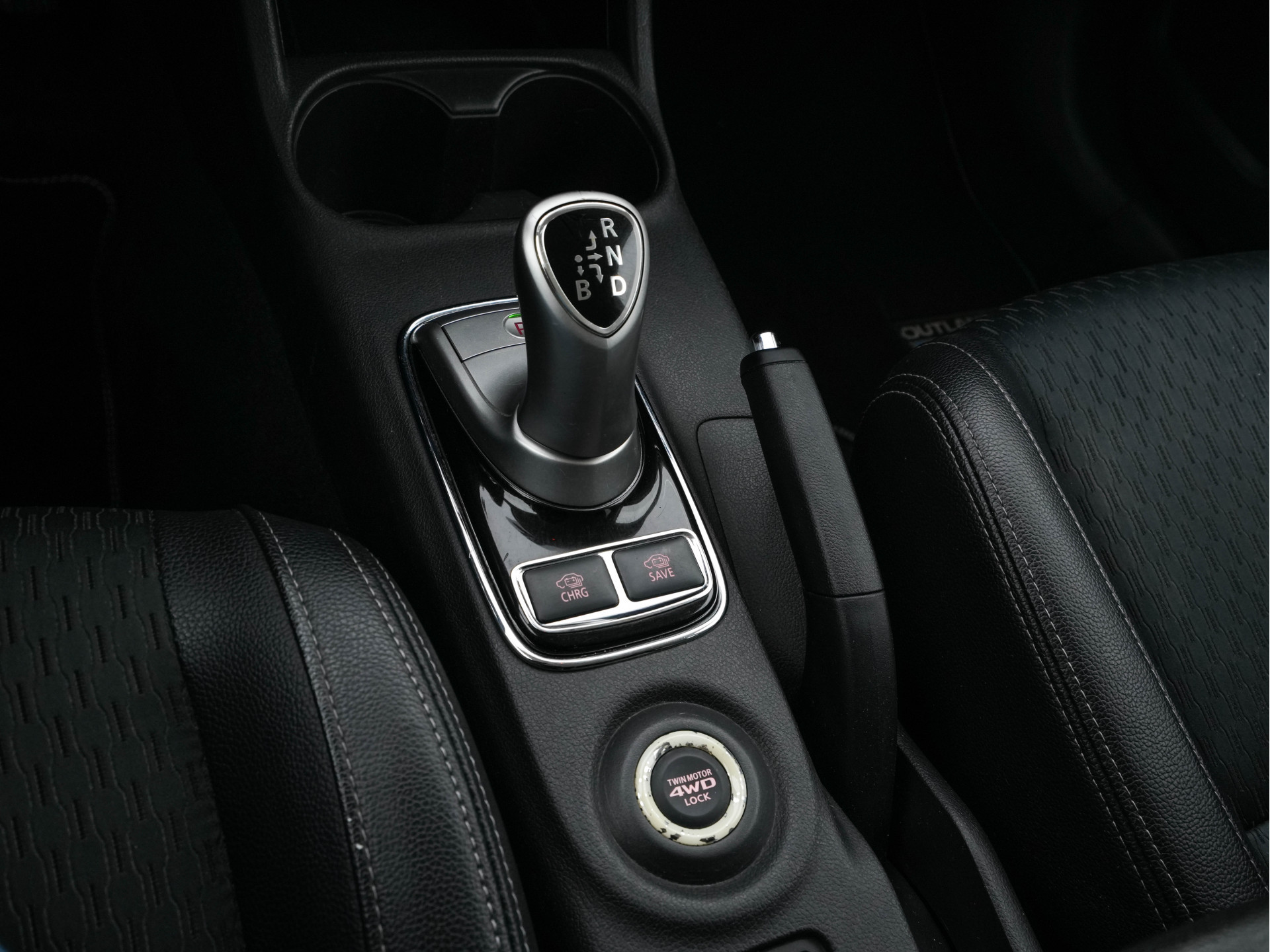 Mitsubishi Outlander 2.0 PHEV Executive Edition AWD Aut. *LEATHER-FABRIC | XENON | NAVI-FULLMAP | CAMERA | KEYLESS | DAB+ | ROCKFORD-AUDIO | COMFORT-SEATS | PRIVACY-GLASS | SHIFT-PADDLES |  18''ALU*