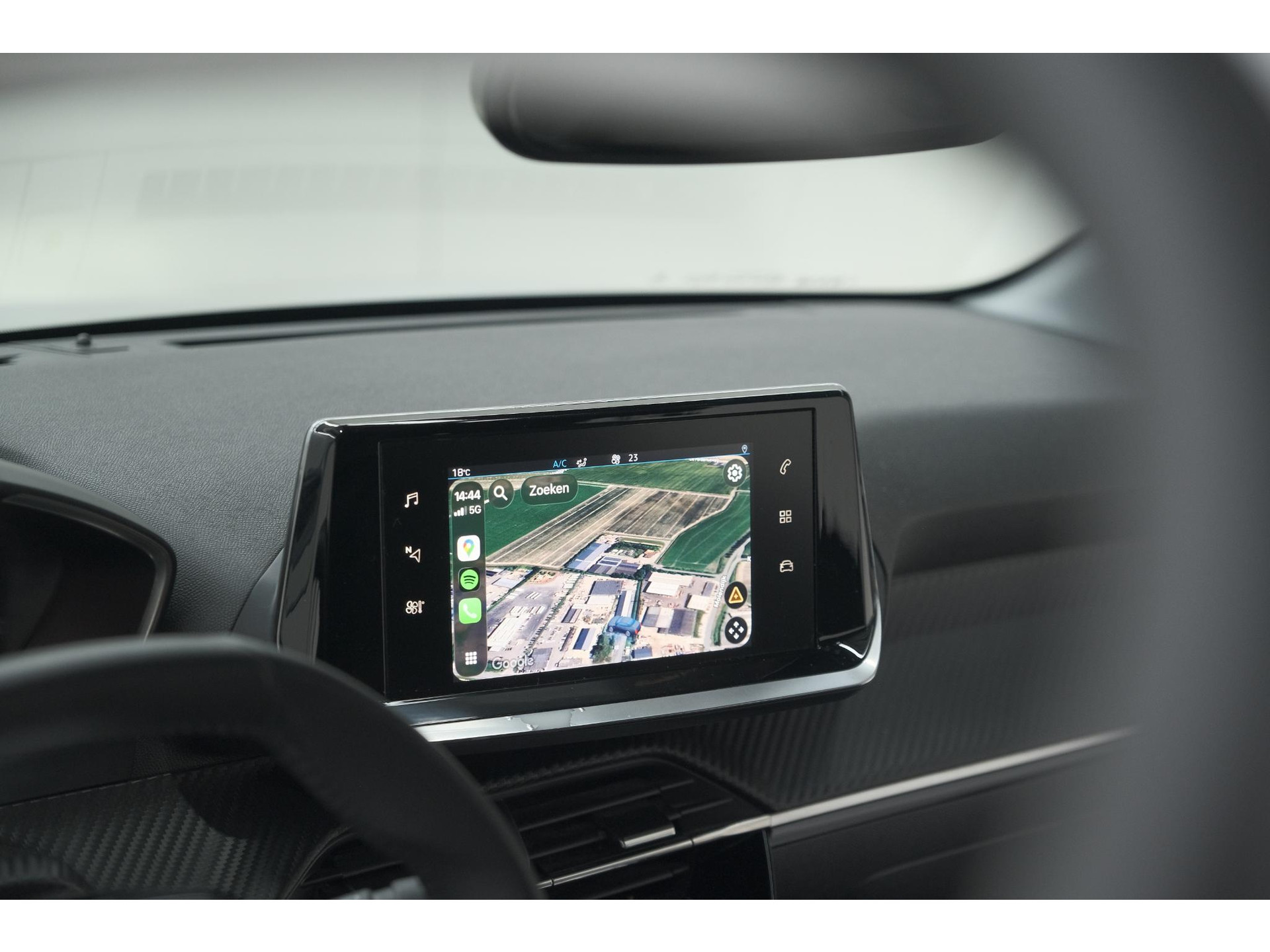 Peugeot 208 PureTech 100 PK Allure | Apple Carplay | Parkeersensoren | Lichtmetalen velgen