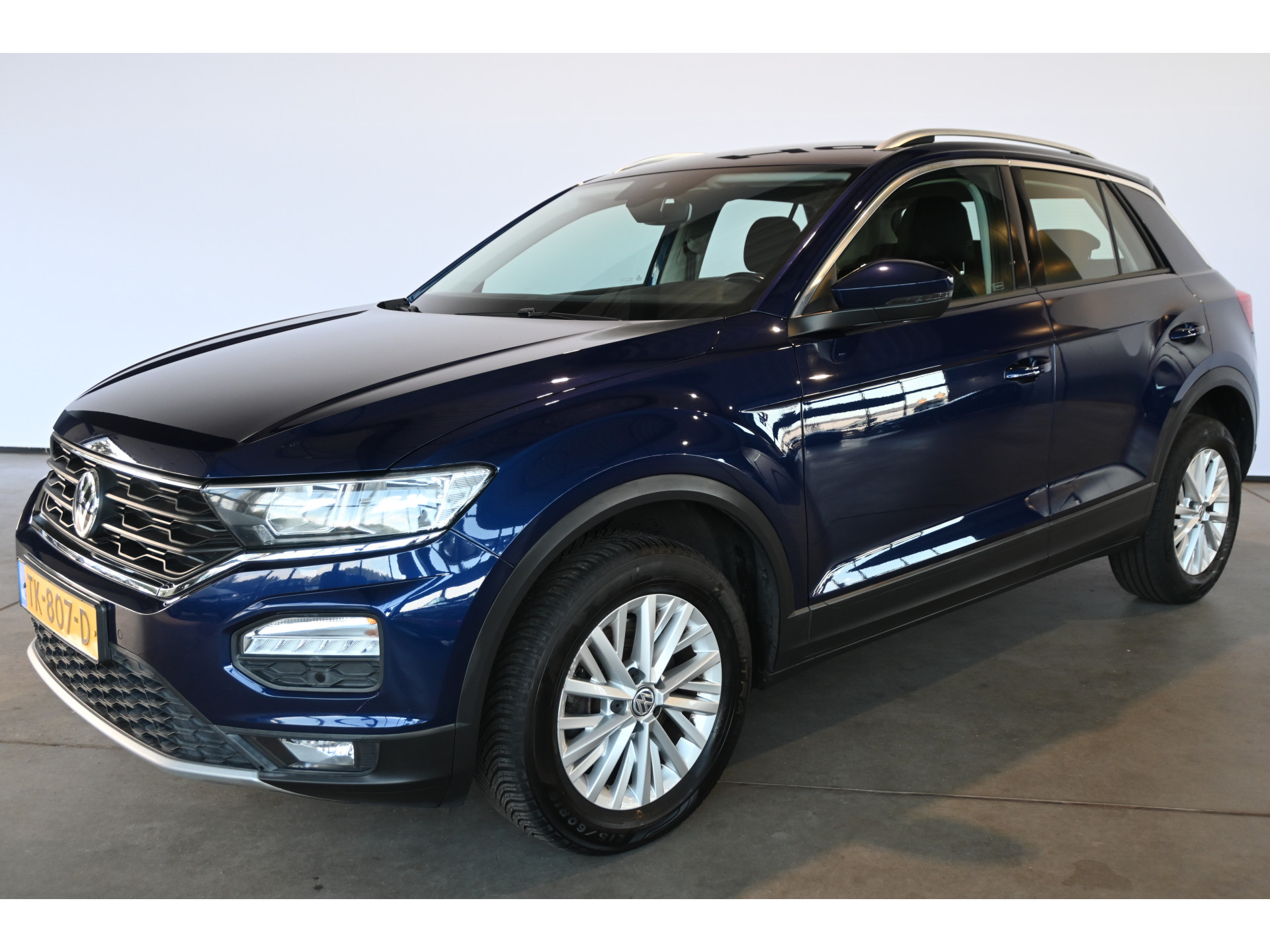 Volkswagen T-Roc 1.0 TSI Style Clima Adaptieve cruise Navigatie PDC Licht metaal Inruil mogelijk