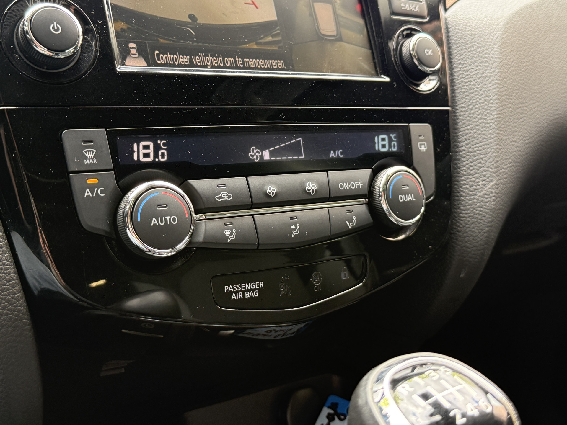 Nissan Qashqai 1.3 DIG-T Design Edition | Panoramadak | Trekhaak | 360 Camera
