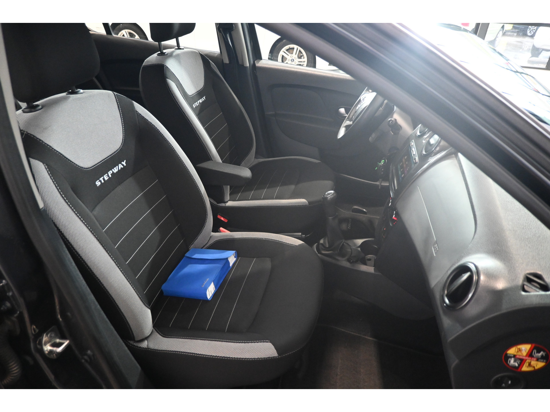 Dacia Sandero 0.9 TCe Stepway Tech Road Airco Navigatie Trekhaak Goed Onderhouden! Inruil Mogelijk!