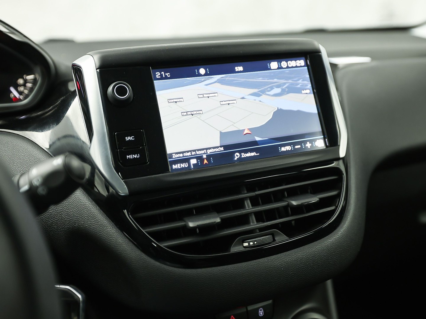 Peugeot 208 1.2 PureTech Sport (NAVIGATIE, CRUISE, BLUETOOTH, SPORTSTOELEN, ELEK PAKKET, NIEUWSTAAT)