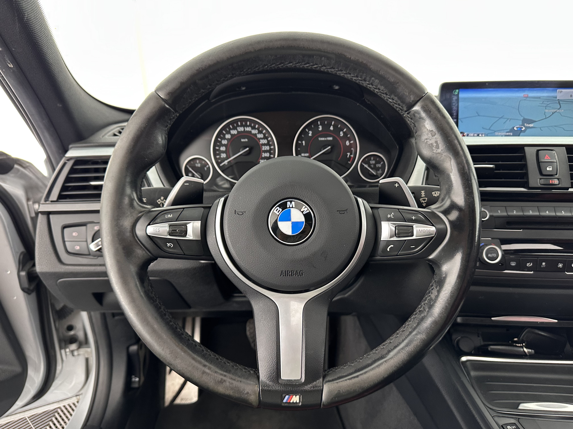BMW 3-serie 328i High Executive M-Sport-Pack Aut *PANO | LEATHER | BI-XENON | HEATED-SPORTSEATS | SHIFT-PADDLES | HIFI-SOUND | MEMORY-PACK | KEYLESS | NAVI-FULLMAP | ECC | PRIVACY-GLASS | PDC | CRUISE | 19''ALU*