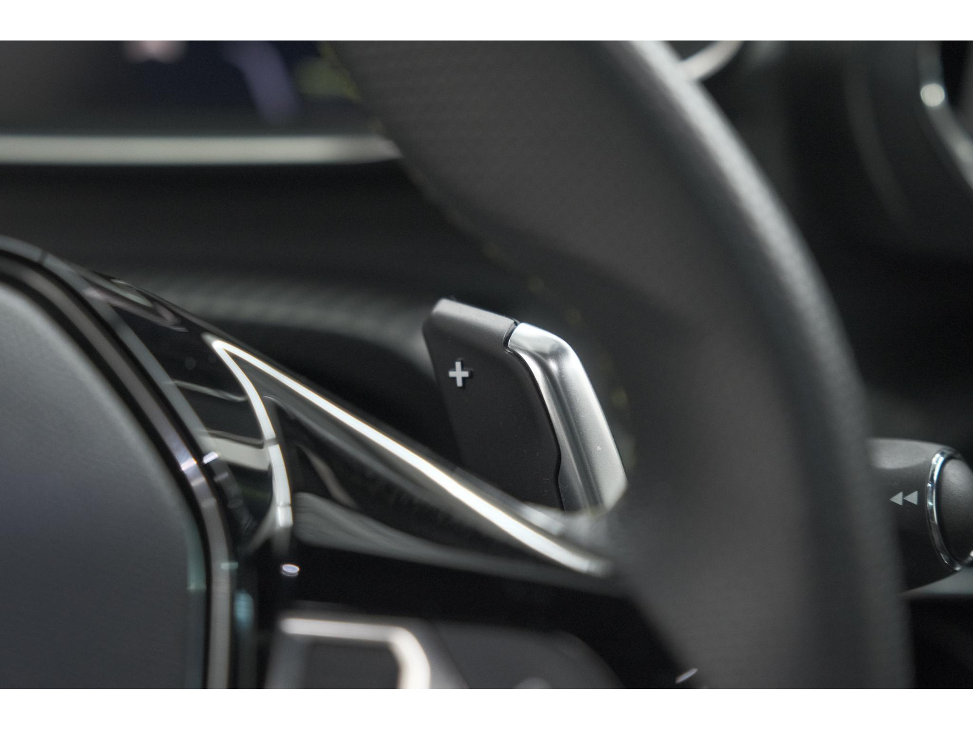 Peugeot 208 PureTech 130 EAT8 GT | Glazen Panoramadak | Camera | Navigatie