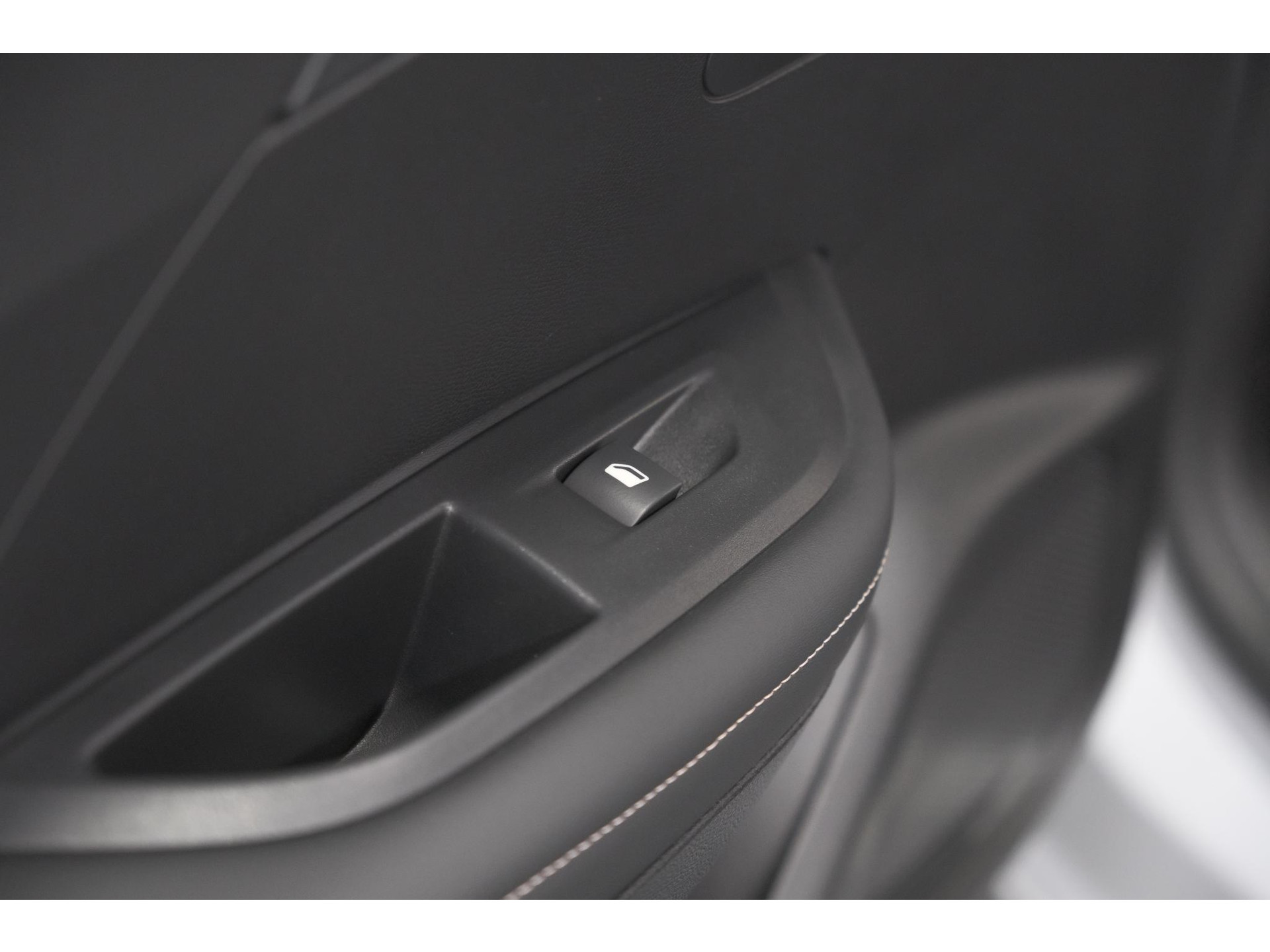 Peugeot 2008 Hybrid 145 e-DCS6 Allure | 360 Camera | Adaptieve Cruise Control | Dodehoekdetectie