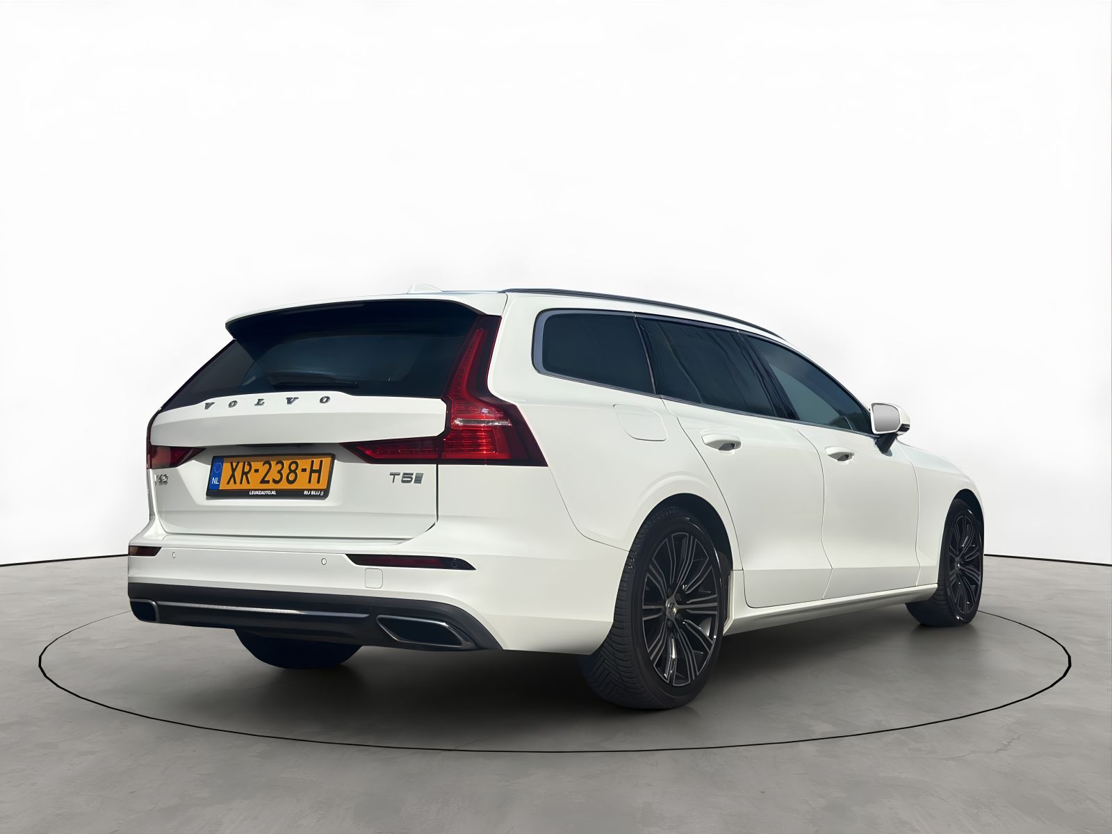 Volvo V60 2.0 T5 250PK Inscription Pano Head-UP Trekhaak