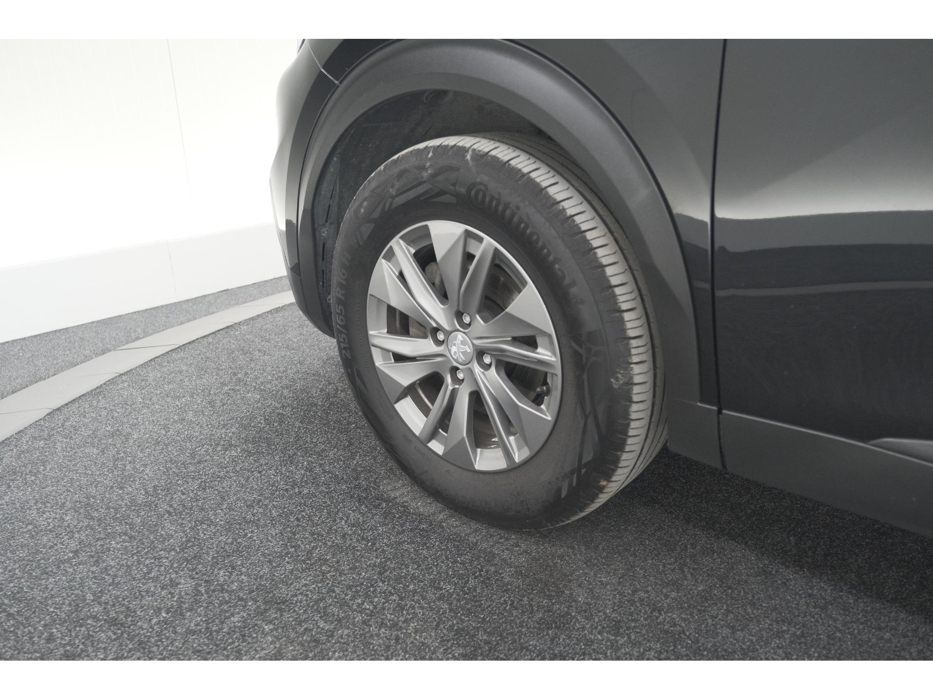 Peugeot 2008 PureTech 130 EAT8 Active Pack | Parkeersensoren | Apple CarPlay | Climate Control | Stoelverwarming