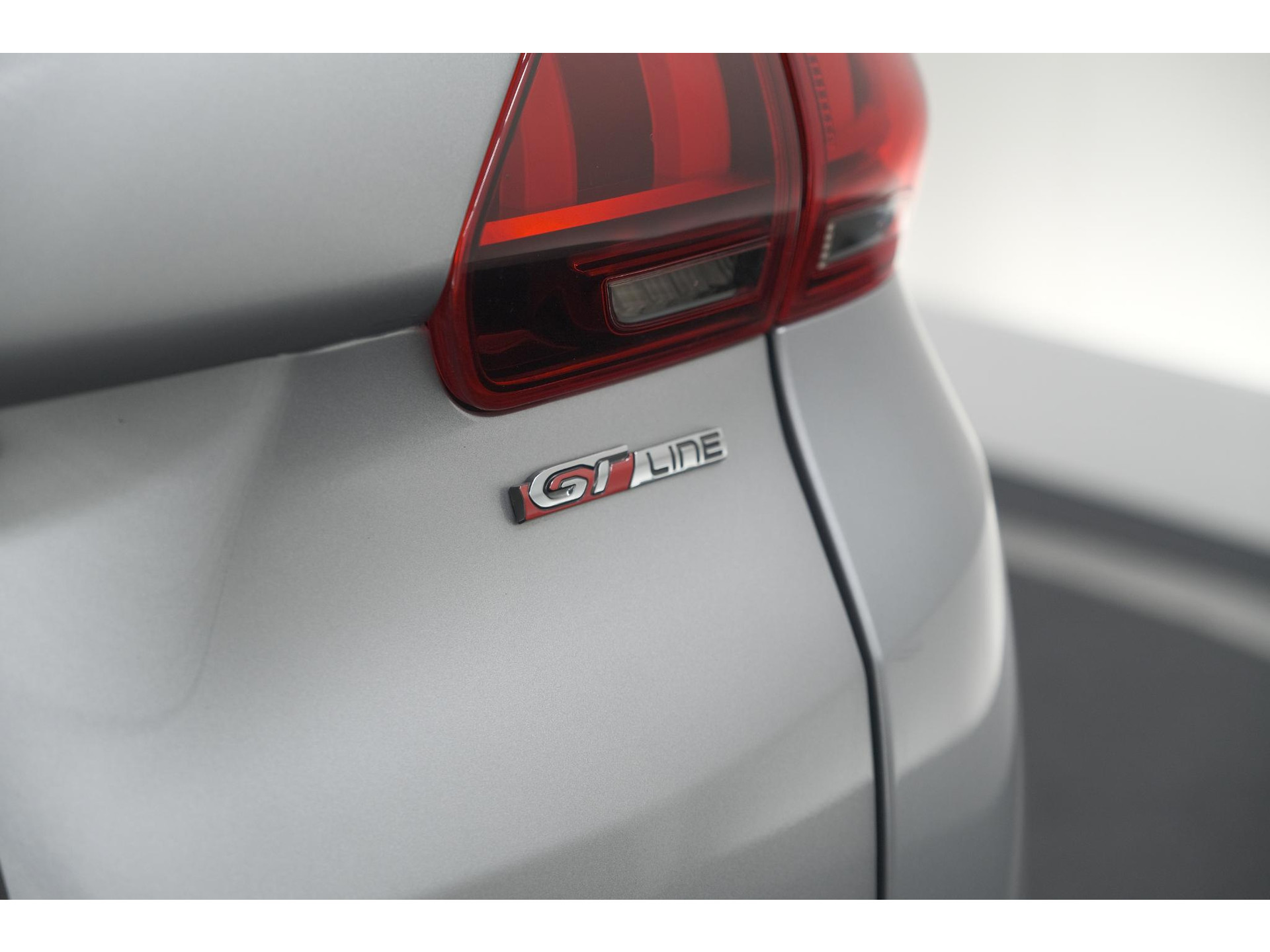 Peugeot 2008 PureTech 110 EAT6 GT | Trekhaak | Camera | Panoramadak | Apple Carplay