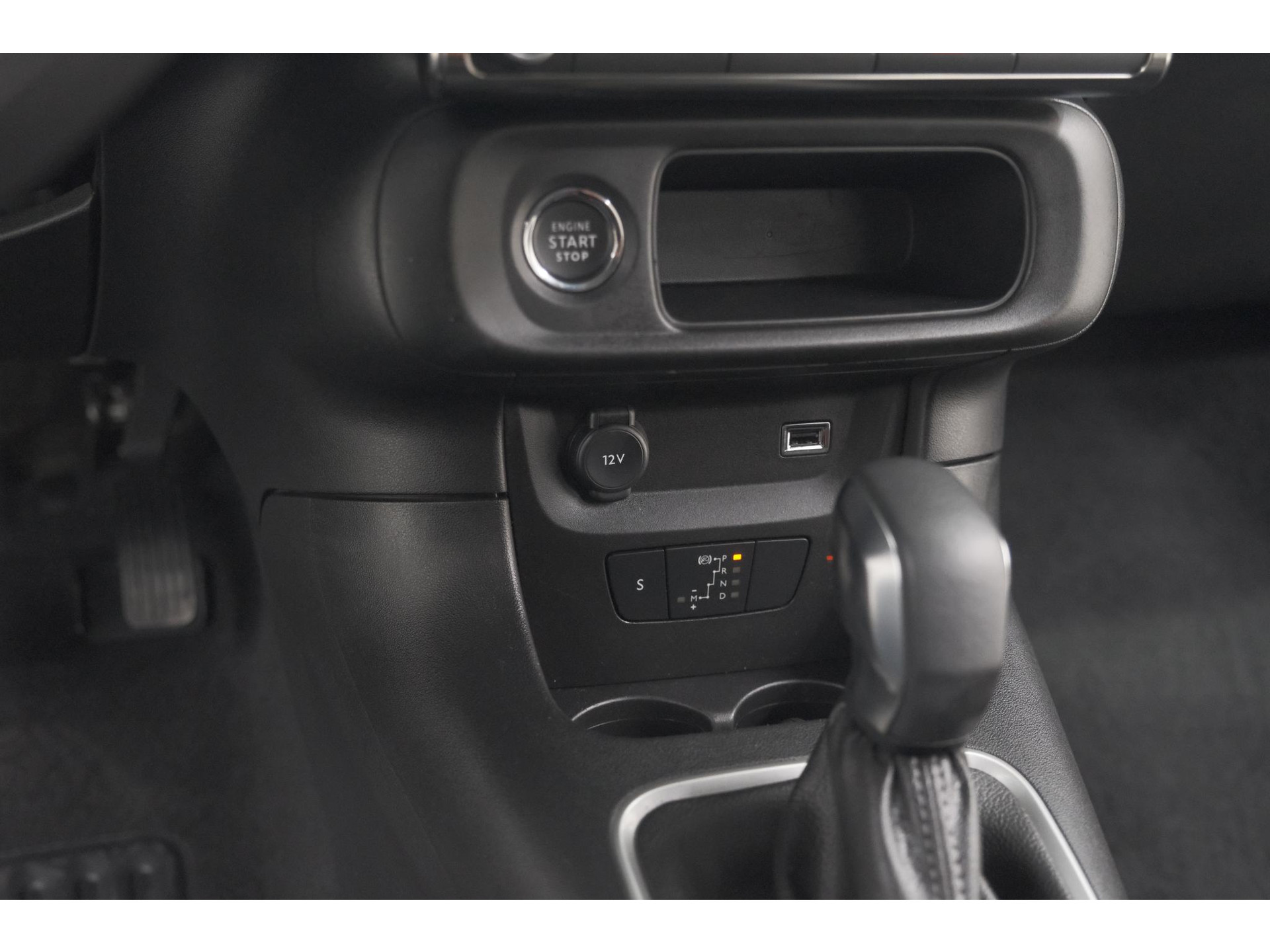 Citroen C3 PureTech 110 EAT6 Max | Apple Carplay | Parkeersensoren | Climate Control | 16 Inch Lichtmetalen Velgen