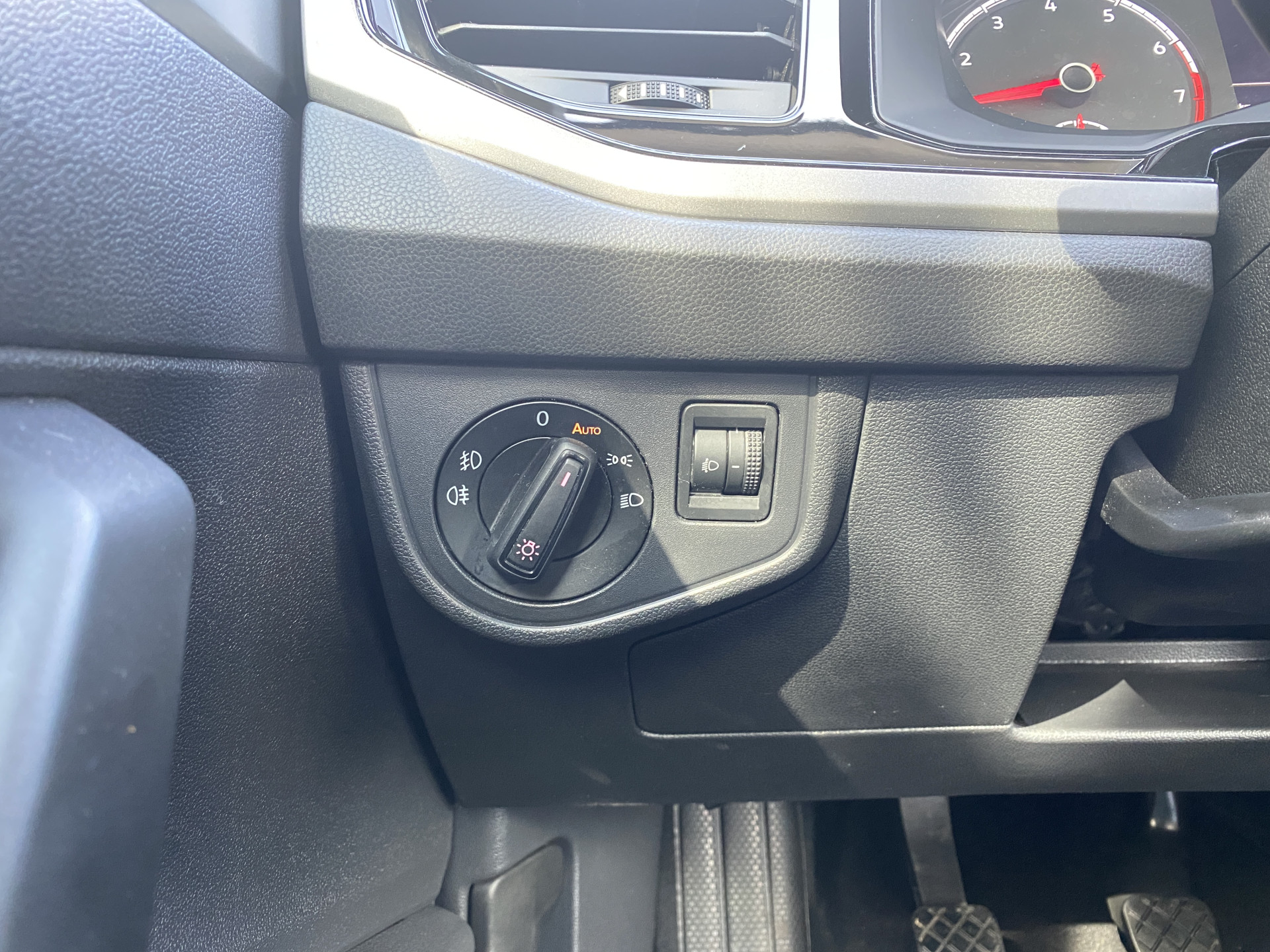 Volkswagen Polo 1.0 Comfortline | apple carplay - android auto | airco | cruise control | bluetooth | lichtsensor | NL auto
