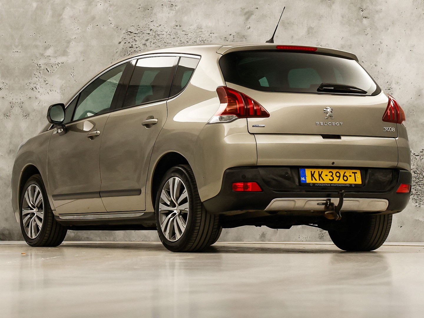 Peugeot 3008 1.2 PureTech Sport (PANORAMADAK, NAVIGATIE, CLIMATE, GETINT GLAS, SPORTSTOELEN, CRUISE, PARKEERSENSOREN, NIEUWSTAAT)