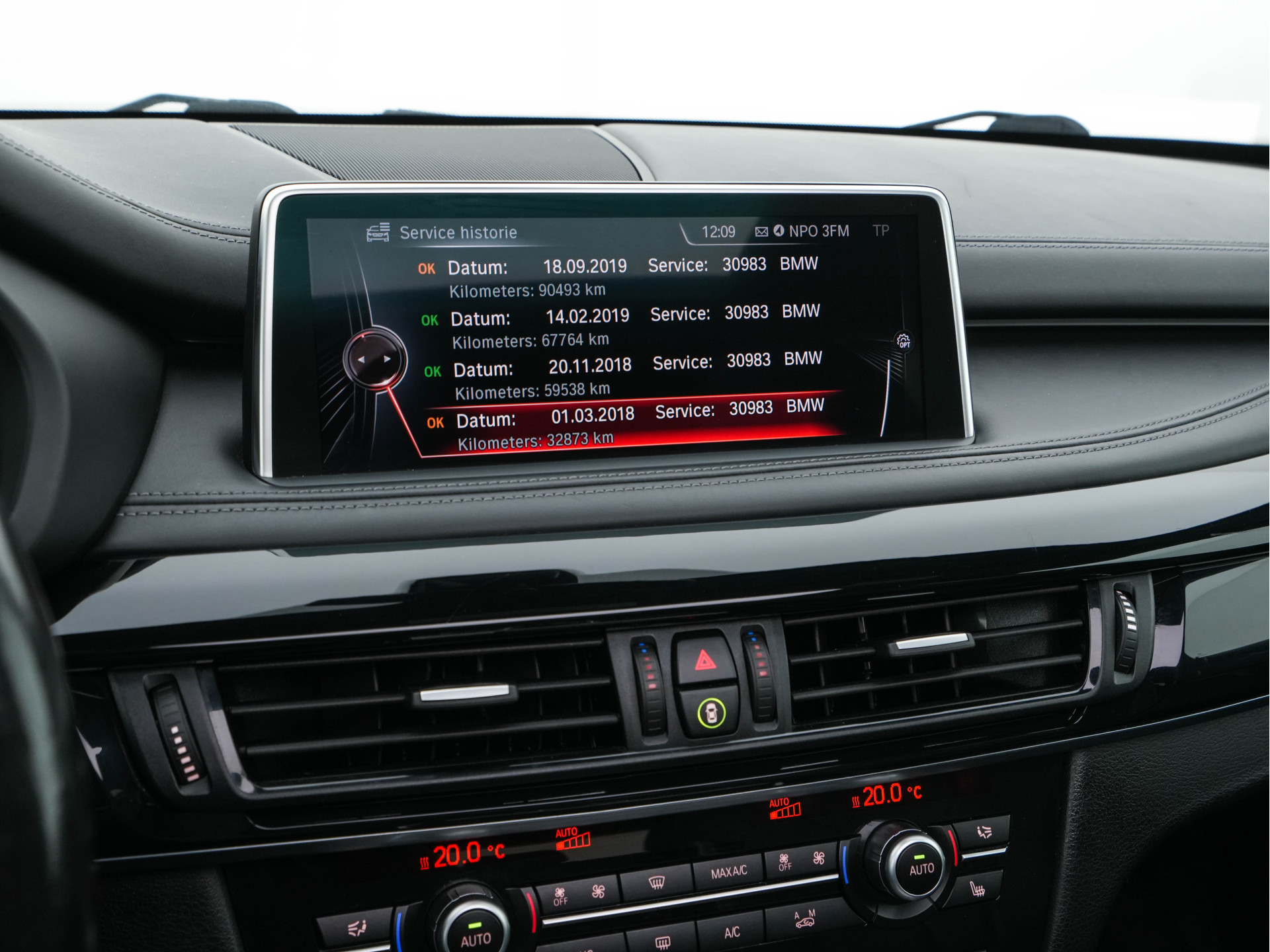 BMW X5 M High Executive M-Sportpack Aut. *PANO | HEAD-UP | LEATHER | FULL-LED | NAVI-FULLMAP | MEMORY-PACK | HARMAN/KARDON-AUDIO | KEYLESS | CAMERA | HEATED-COMFORTSEATS | SHIFTPADDLES | TOWBAR | 20''ALU*