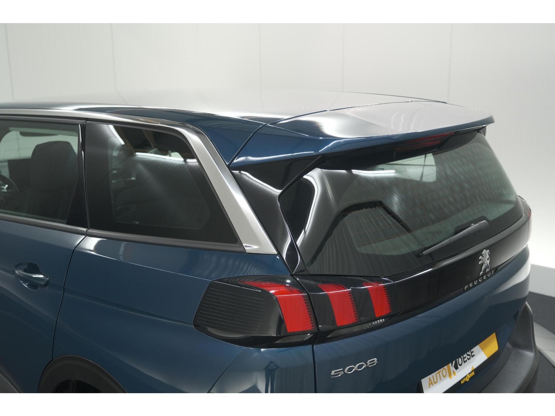 Peugeot 5008 PureTech 130 EAT8 Active Pack | 7 Zitplaatsen | Apple Carplay | Parkeersensoren | Navigatie
