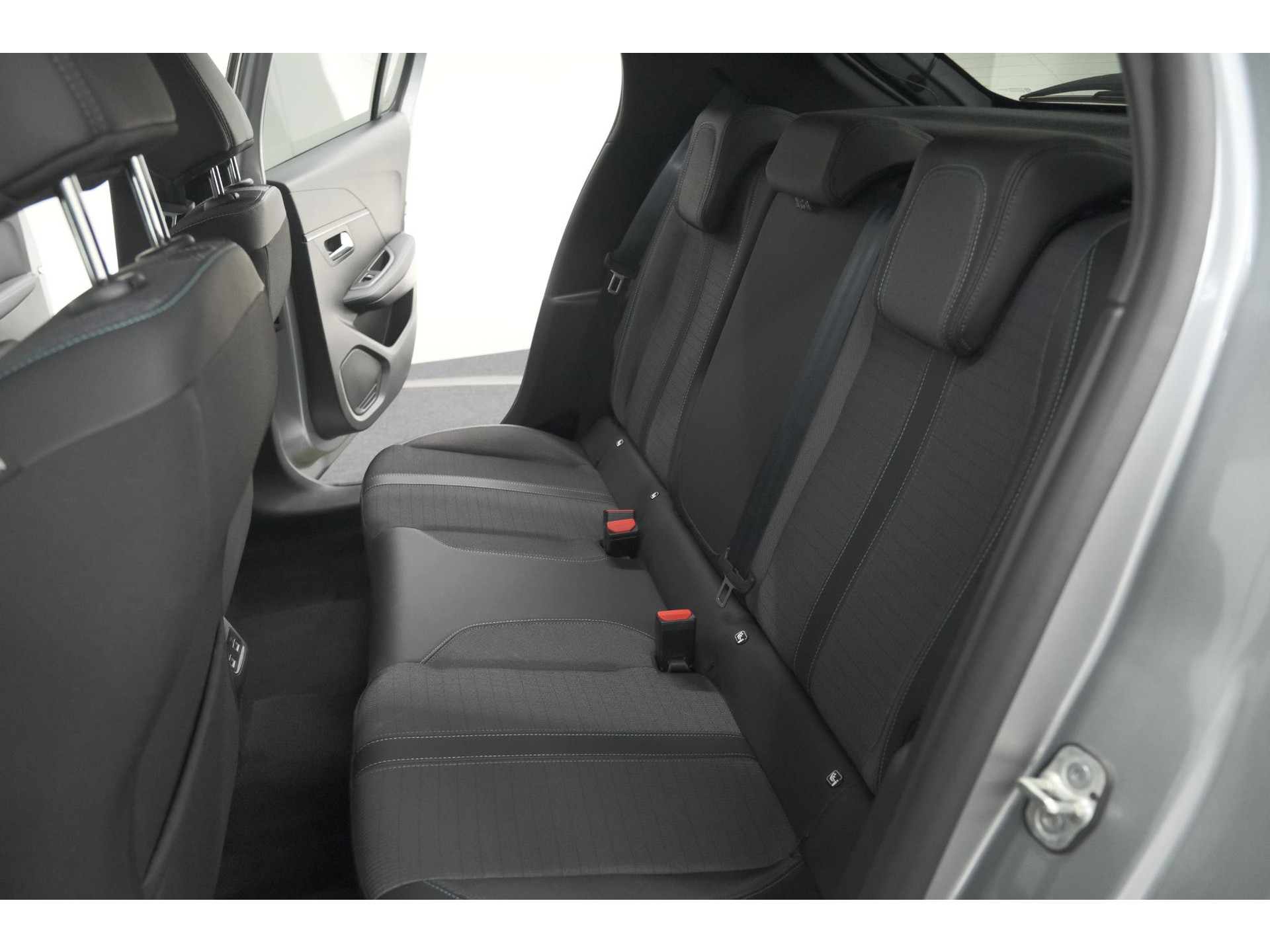 Peugeot 208 PureTech 100 EAT8 Allure Pack | Camera | Navigatie | Apple Carplay | Parkeersensoren