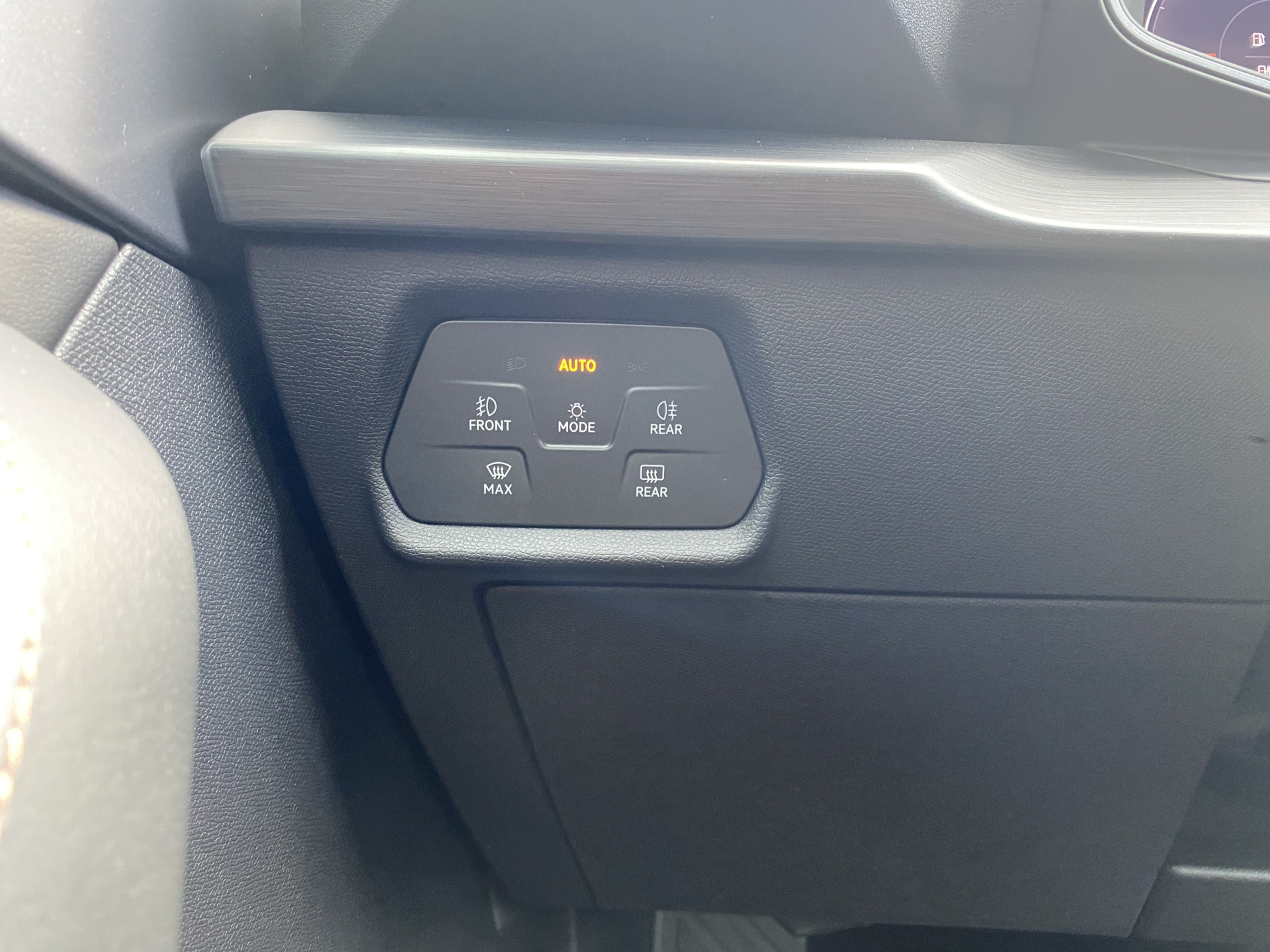 CUPRA Formentor 1.4 e-Hybrid Business 204 pk AUT. | 1e eigenaar | dealer onderh. | SOH 97% | navigatie | memory stoel | camera | stoel/stuurvw.