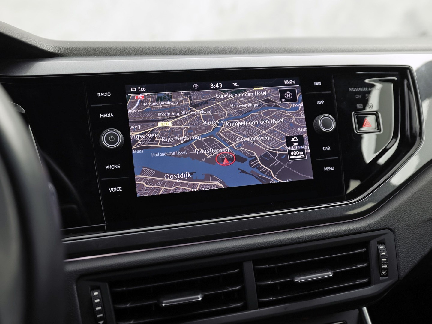 Volkswagen Polo 1.0 TSI R-Line Sport Automaat (VIRTUAL COCKPIT, ZWART HEMEL, GROOT NAVI, CLIMATE, LEDER, SPORTSTOELEN, GETINT GLAS, LM VELGEN, ADAPTIVE CRUISE, NIEUWSTAAT)