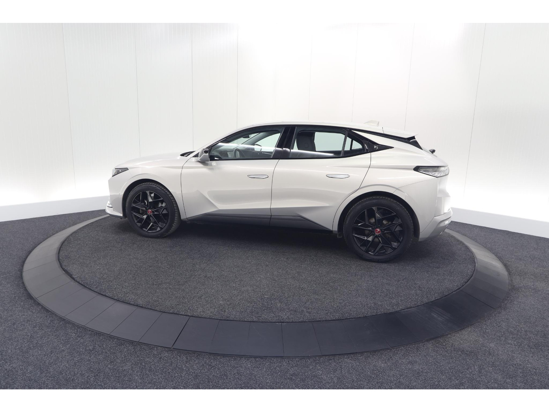 DS 4 PureTech 130 EAT8 Performance Line | Camera | Apple Carplay | Alcantara® bekleding | Parkeersensensoren