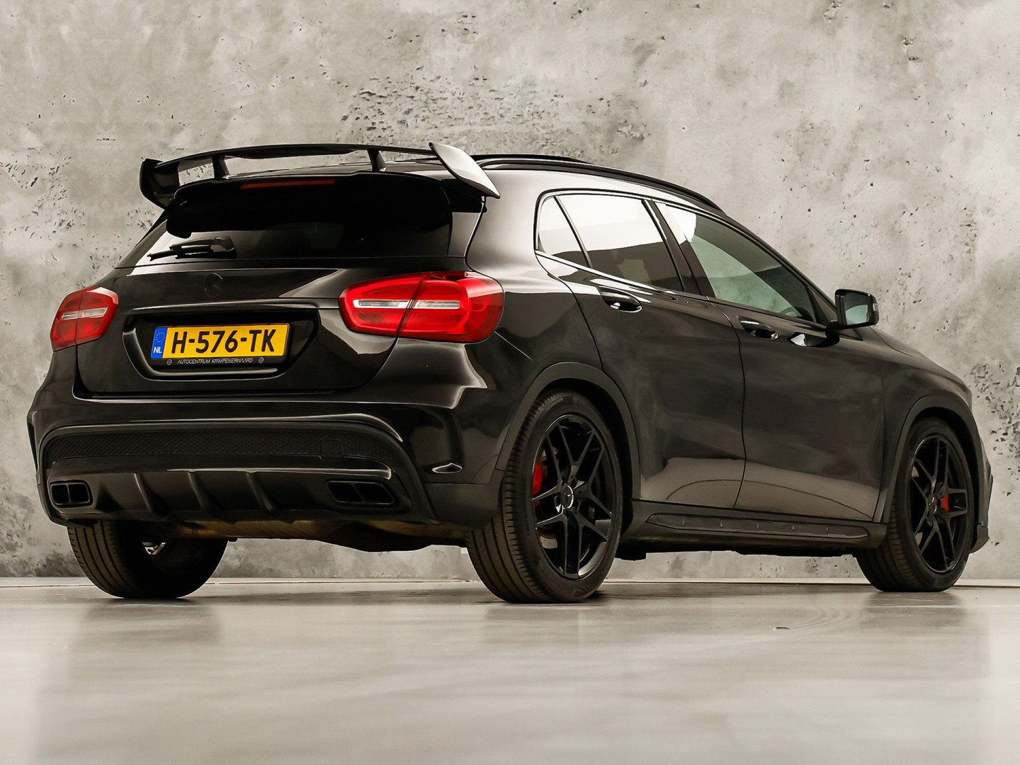 Mercedes-Benz GLA AMG 45 4MATIC Automaat 360Pk (PANORAMAKDAK, NAVIGATIE, MEMORY SEATS, KUIPSTOELEN, STOELVERWARMING, SPOILER, NIEUWE APK, NIEUWSTAAT)