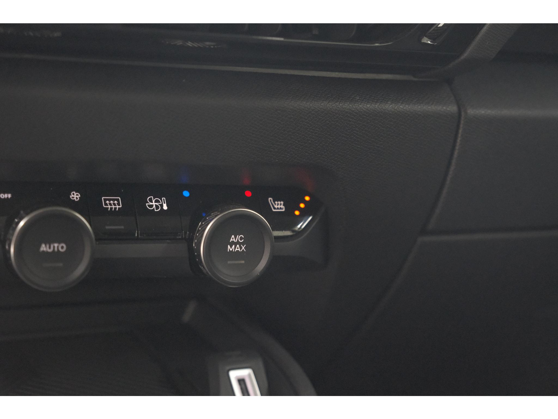Citroen Ë-C4 Feel Pack 50 kWh | Camera | Navigatie | Parkeersensoren | Stoelverwarming