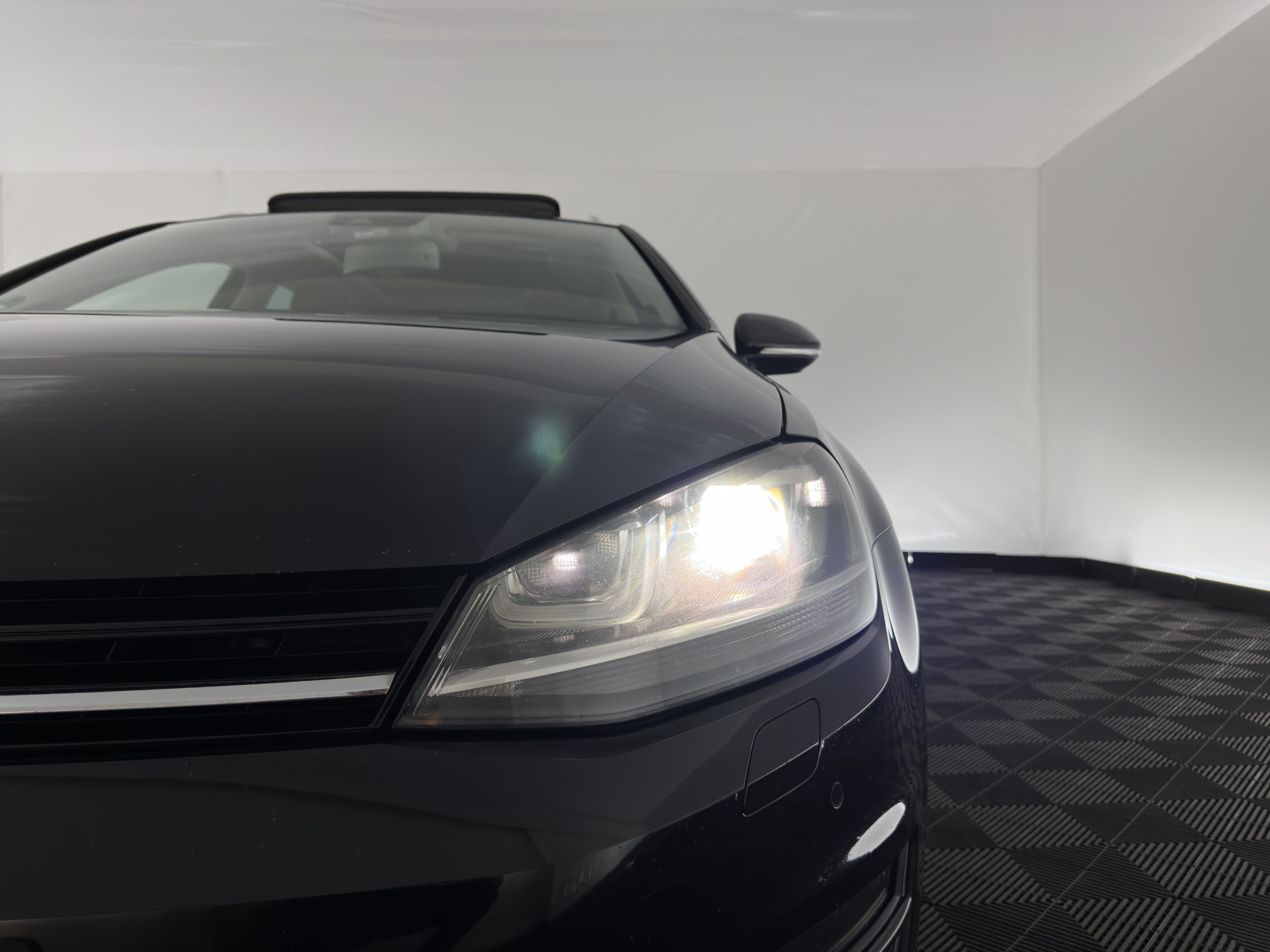 Volkswagen Golf Variant 1.4 TSI Highline Aut. *PANO | ADAPTIVE-CRUISE | LEATHER-FABRIC | XENON | DYNAUDIO-SOUND | KEYLESS | NAVI-FULLMAP | HEATED-ERGONOMIC-SPORTSEATS | ECC | PRIVACY-GLASS | PARKPILOT | 17''ALU*