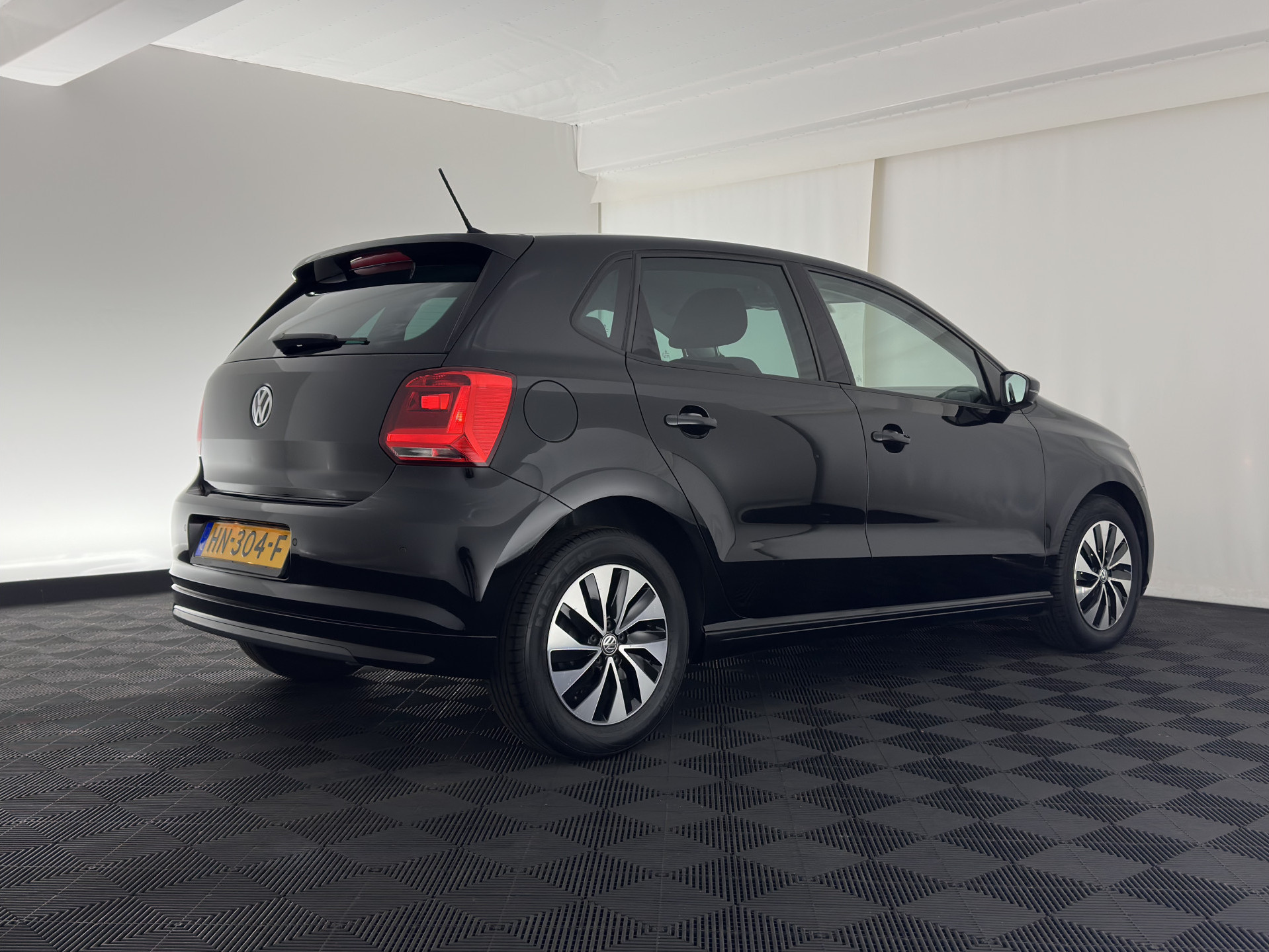 Volkswagen Polo 1.4 TDI Business Edition *NAVI-FULLMAP | AIRCO | CRUISE | PDC | CARPLAY | COMFORT-SEATS |  PRIVACY-GLASS  | 15''ALU*