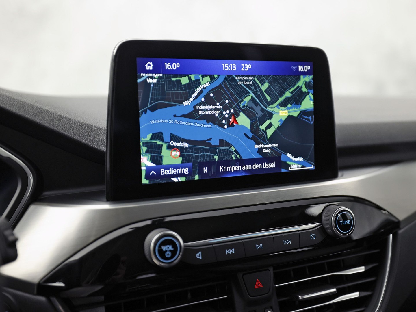 Ford Kuga 2.5 PHEV Titanium Sport 225Pk Automaat (VIRTUAL COCKPIT, SOH 93%, APPLE CARPLAY, GROOT NAVI, CAMERA, SPORTSTOELEN, CRUISE, TREKHAAK, NIEUWSTAAT)