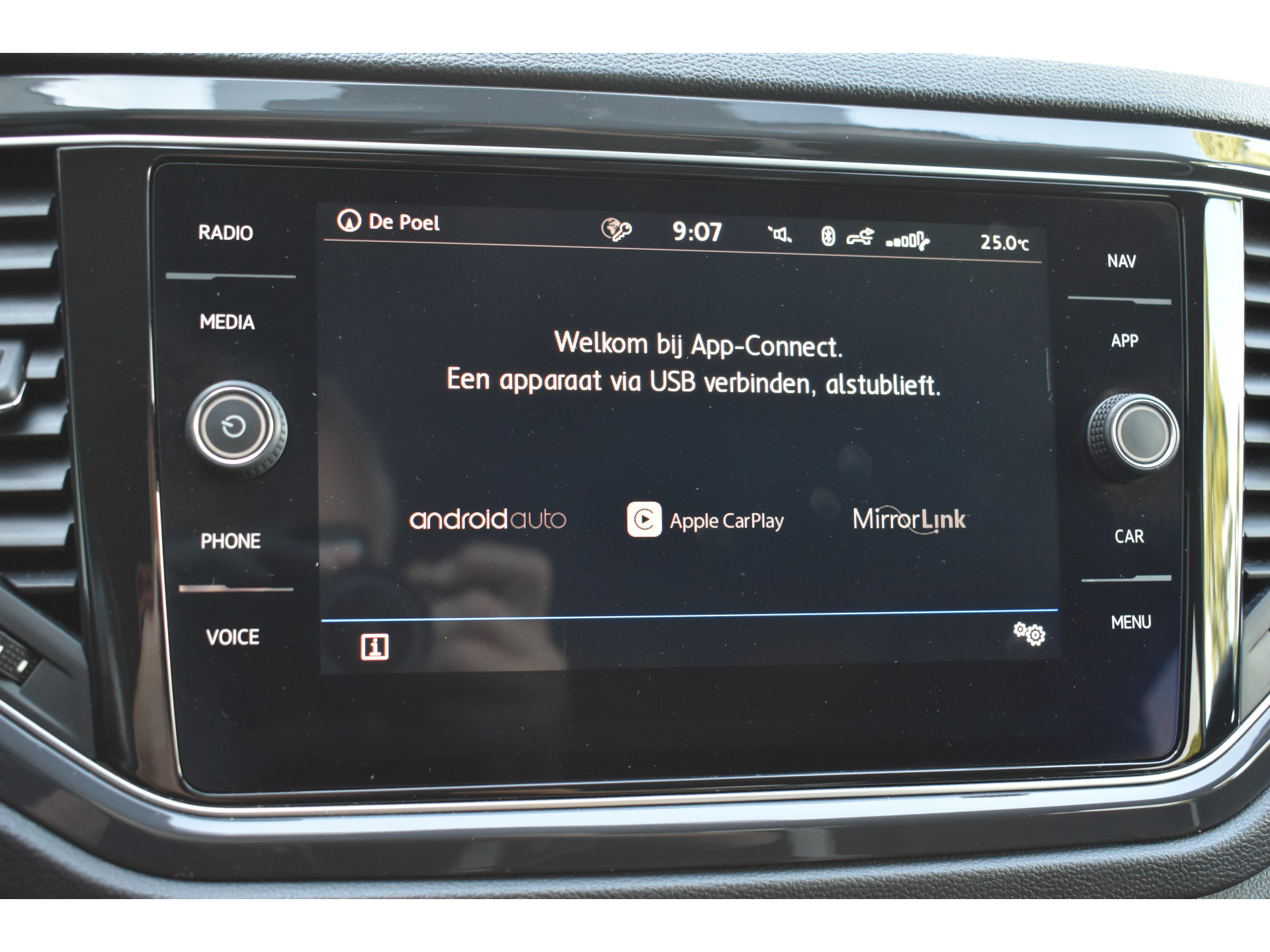 Volkswagen T-Roc 1.5 TSI Sport Business R Carplay Automaat R-line Zwart dak