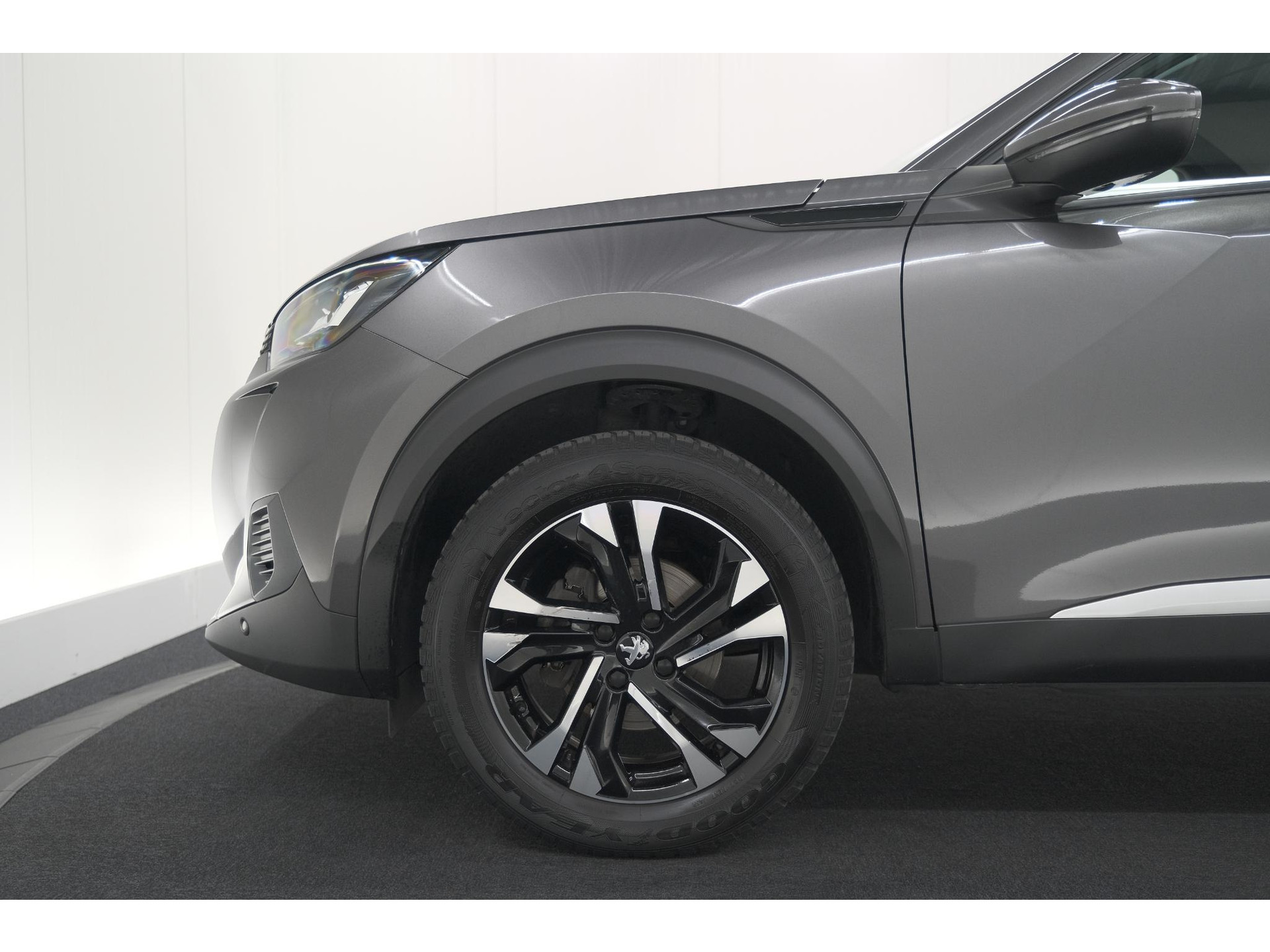 Peugeot 2008 PureTech 130 Allure | Camera | Stoelverwarming | Apple Carplay | Parkeersensoren voor + Achter