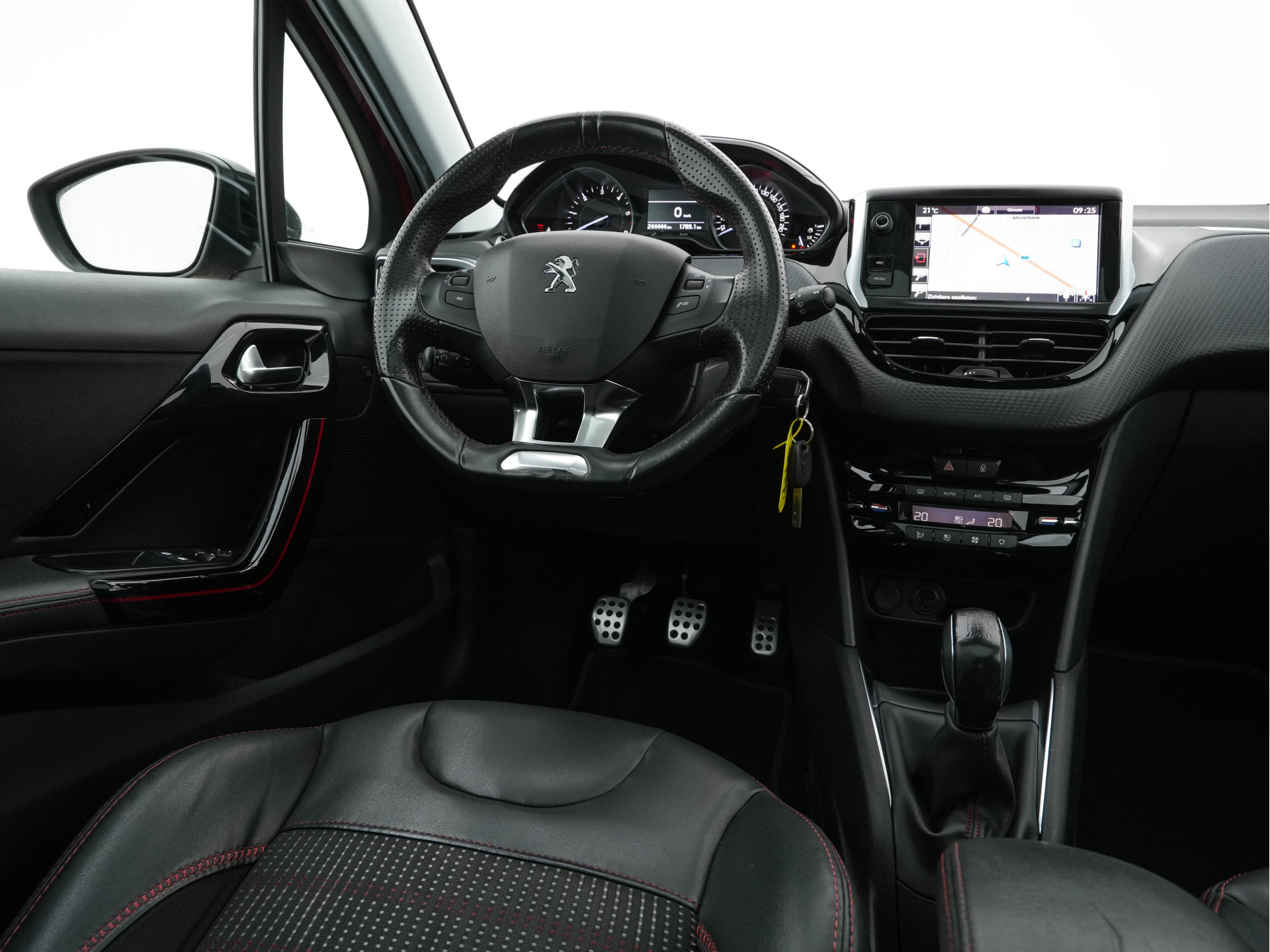 Peugeot 208 1.6 BlueHDi GT-line *PANO | LEATHER-FABRIC | JBL-AUDIO | HEATED-SPORTSEATS | NAVI-FULLMAP | CAMERA | DAB+ | PRIVACY-GLASS | TOWBAR | 17''ALU*