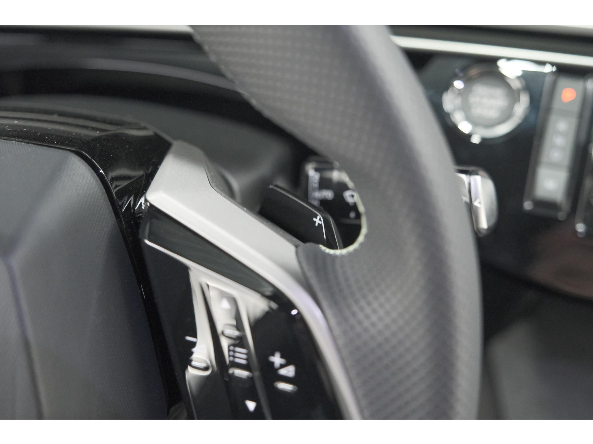 Peugeot 3008 Hybrid 145 e-DCS6 GT | Elektrische Kofferklep | Camera | Adaptieve Cruise Control | Apple CarPlay