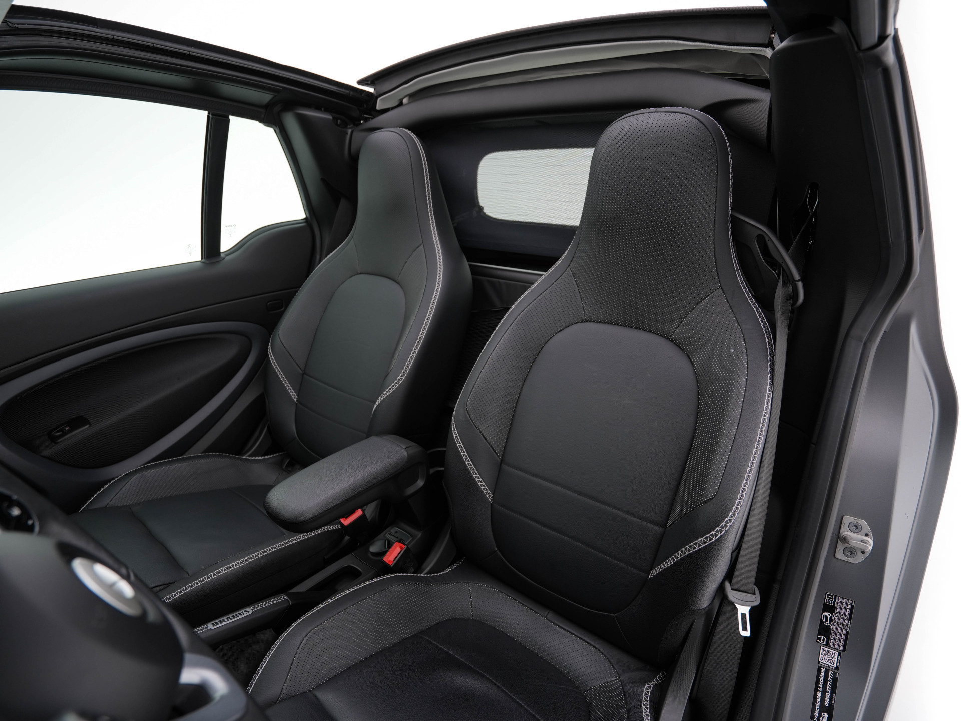 Smart fortwo cabrio EQ BRABUS Style 18 kWh [ 3-Fase ] *LEATHER | HEATED-SPORTSEATS | NAVI-FULLMAP | CAMERA | DAB+ | AIRCO | PDC | CRUISE | 16''ALU*