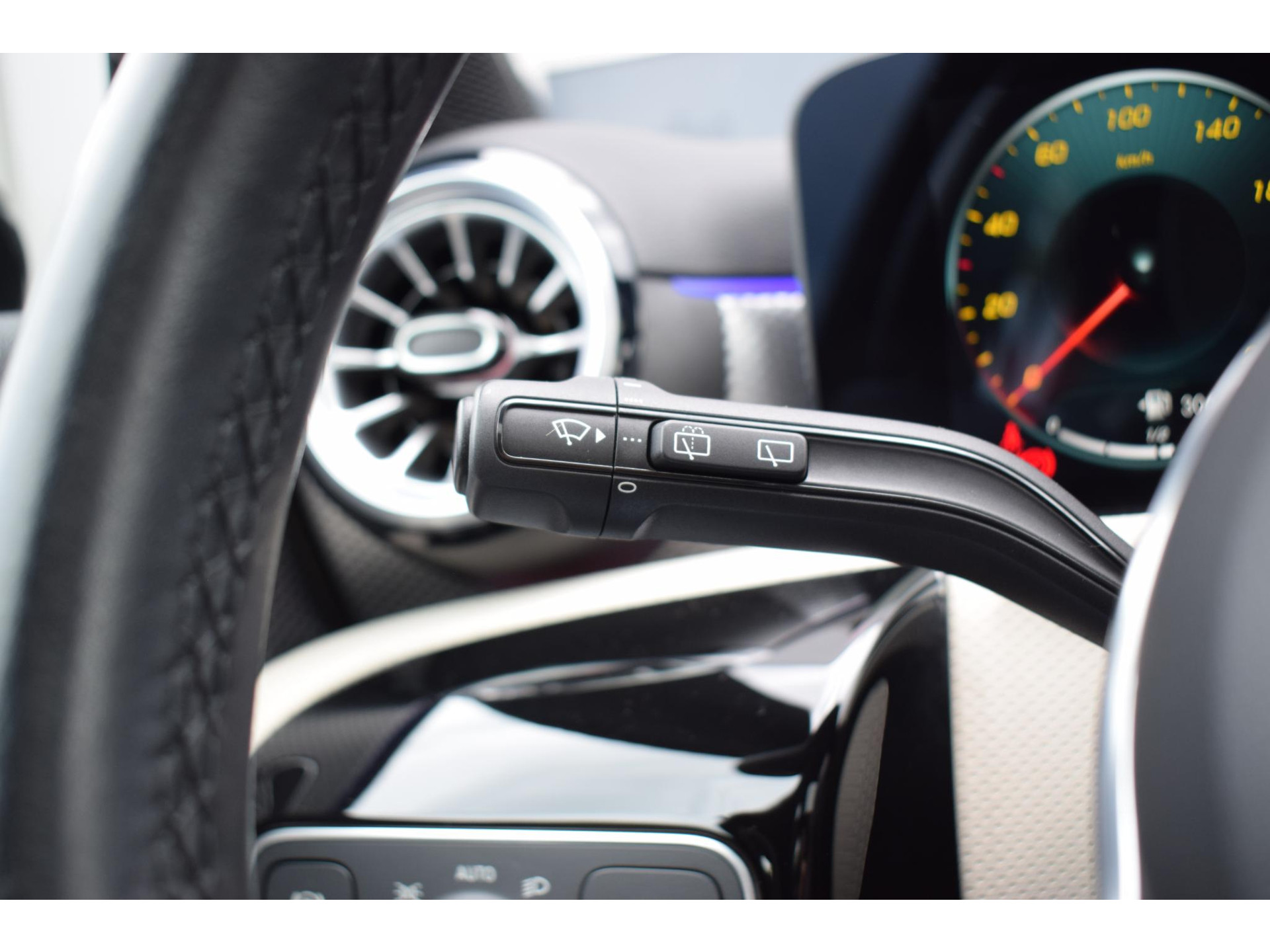 Mercedes-Benz A-klasse 250 e Business Solution Luxury Limited | Pano | Leer | Burmester | SOH: 94,3% | Stoelverwarming