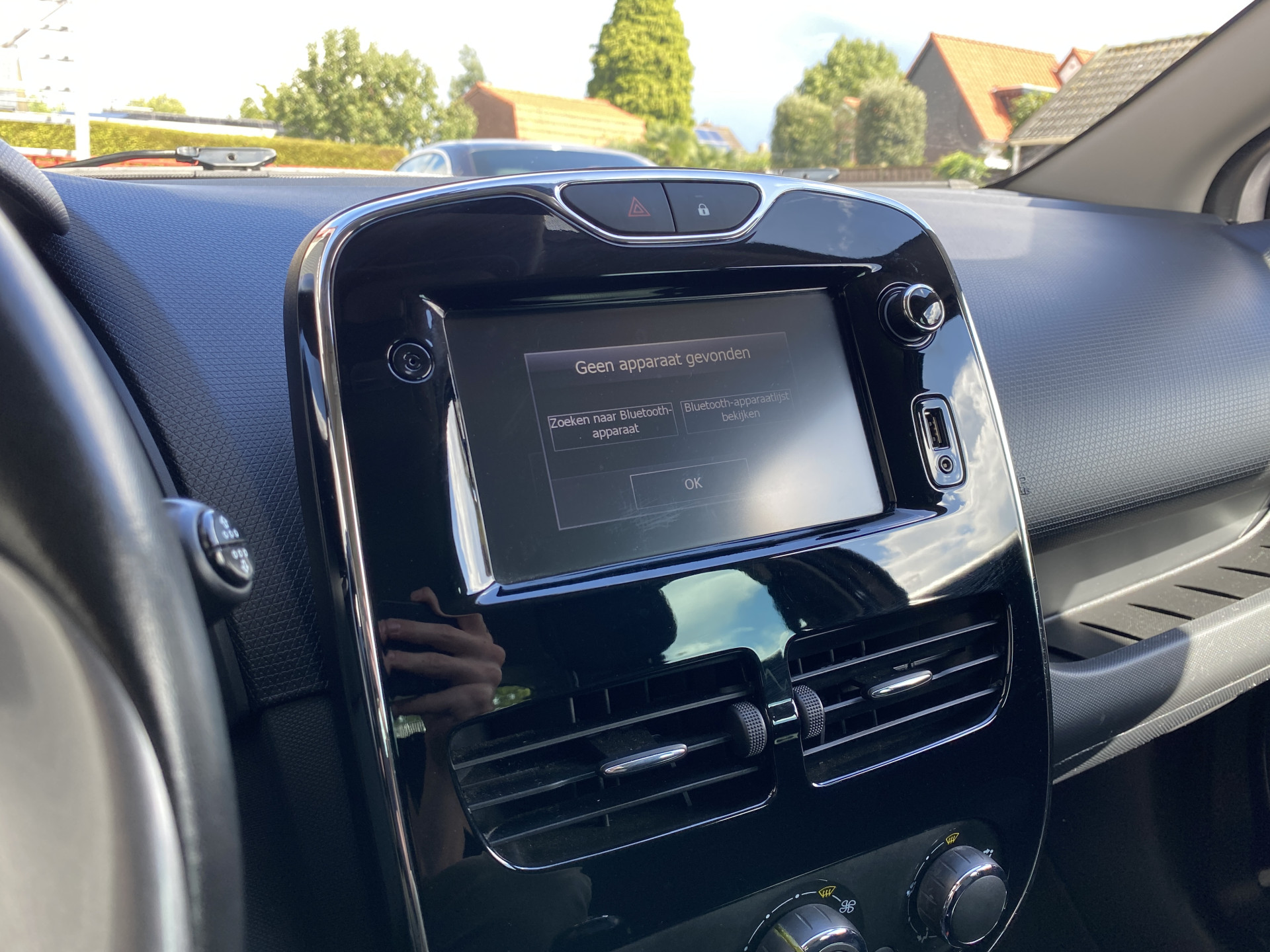 Renault Clio 0.9 TCe ECO Night&Day 90 pk | dealer onderh. | navigatie | cruise control | parkeersensor | privacy glas | airco | NL auto