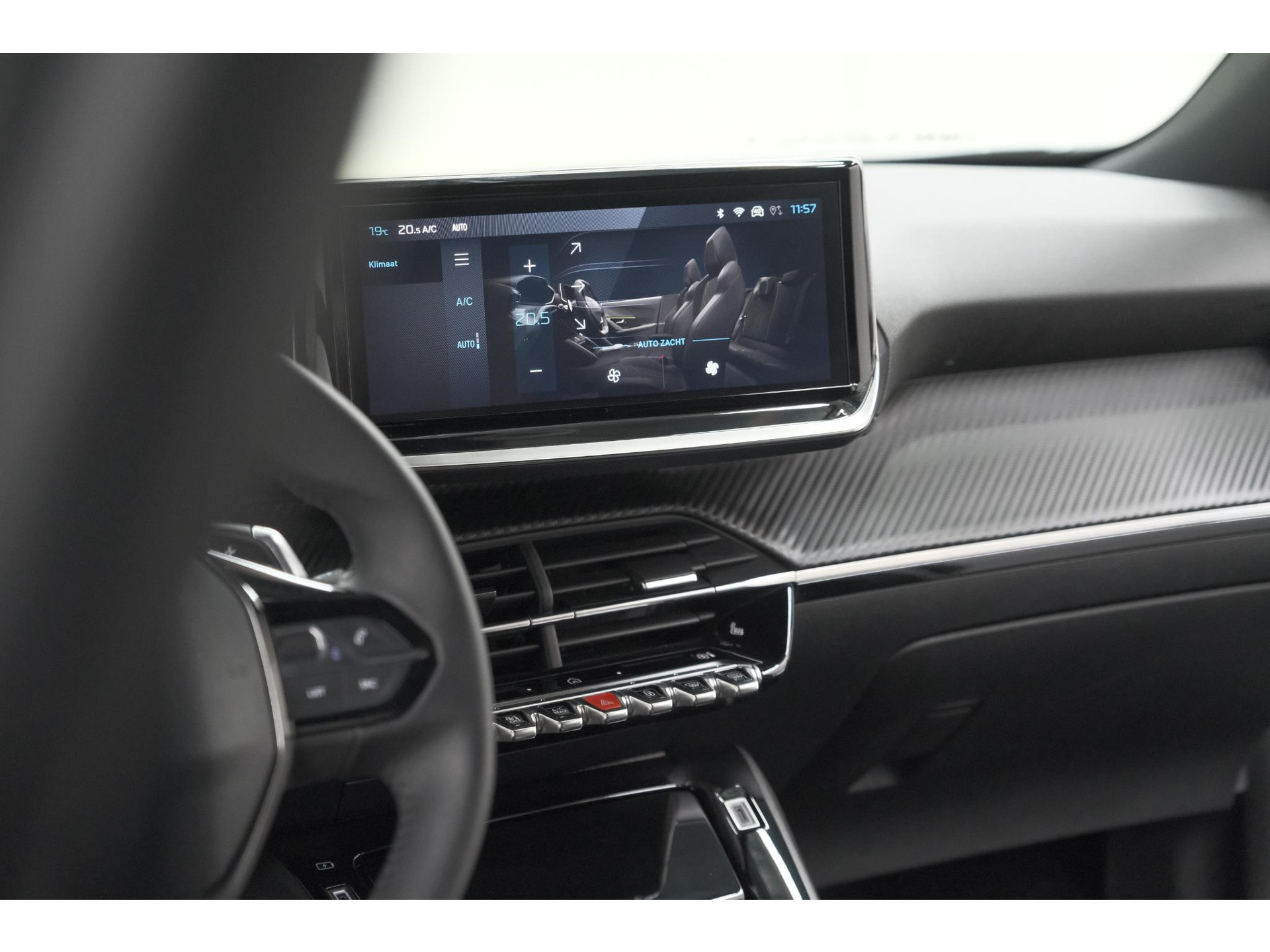 Peugeot 2008 PureTech 130 EAT8 Allure | Allseason banden | 360 Camera | Dodehoekdetectie | Apple Carplay | Stoelverwarming