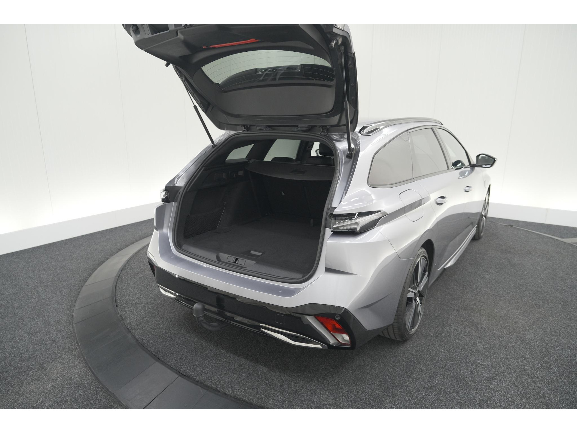 Peugeot 308 SW PureTech 130 EAT8 GT | Trekhaak | Stoelverwarming | Camera | Adaptieve Cruise Control