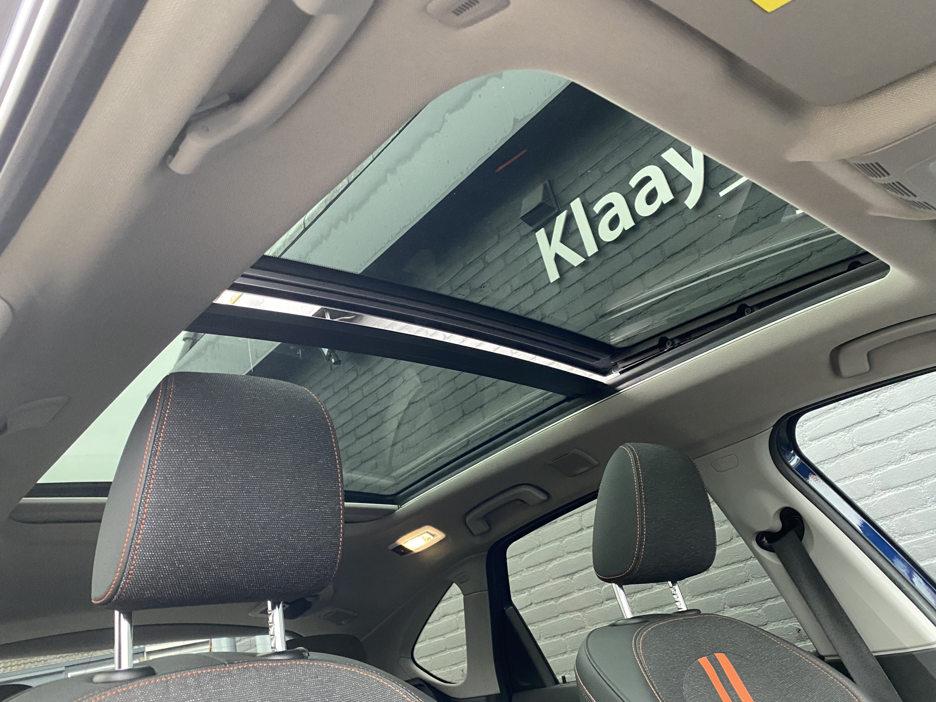 BMW 2-serie Active Tourer 220i High Executive Edition 192 pk M-sport AUT. | dealer onderhouden | navigatie | trekhaak | panoramadak