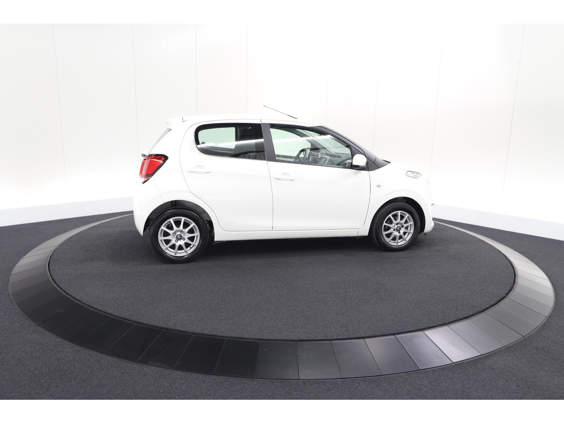Citroen C1 1.0 e-VTi Feel | Camera | Airco | Lichtmetalen Velgen | DAB | 5 Deurs